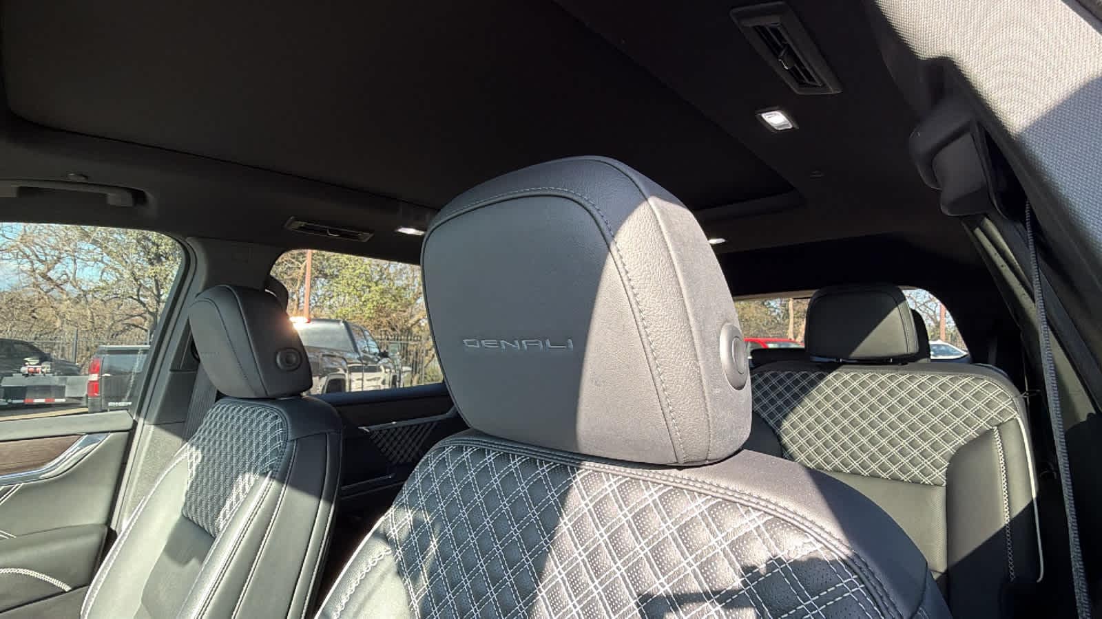 Thumbnail: 2024 GMC Acadia - 11