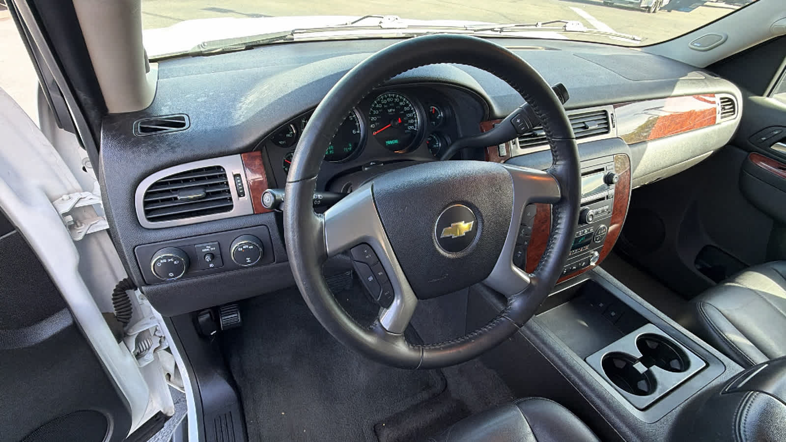 Thumbnail: 2014 Chevrolet Suburban - 10
