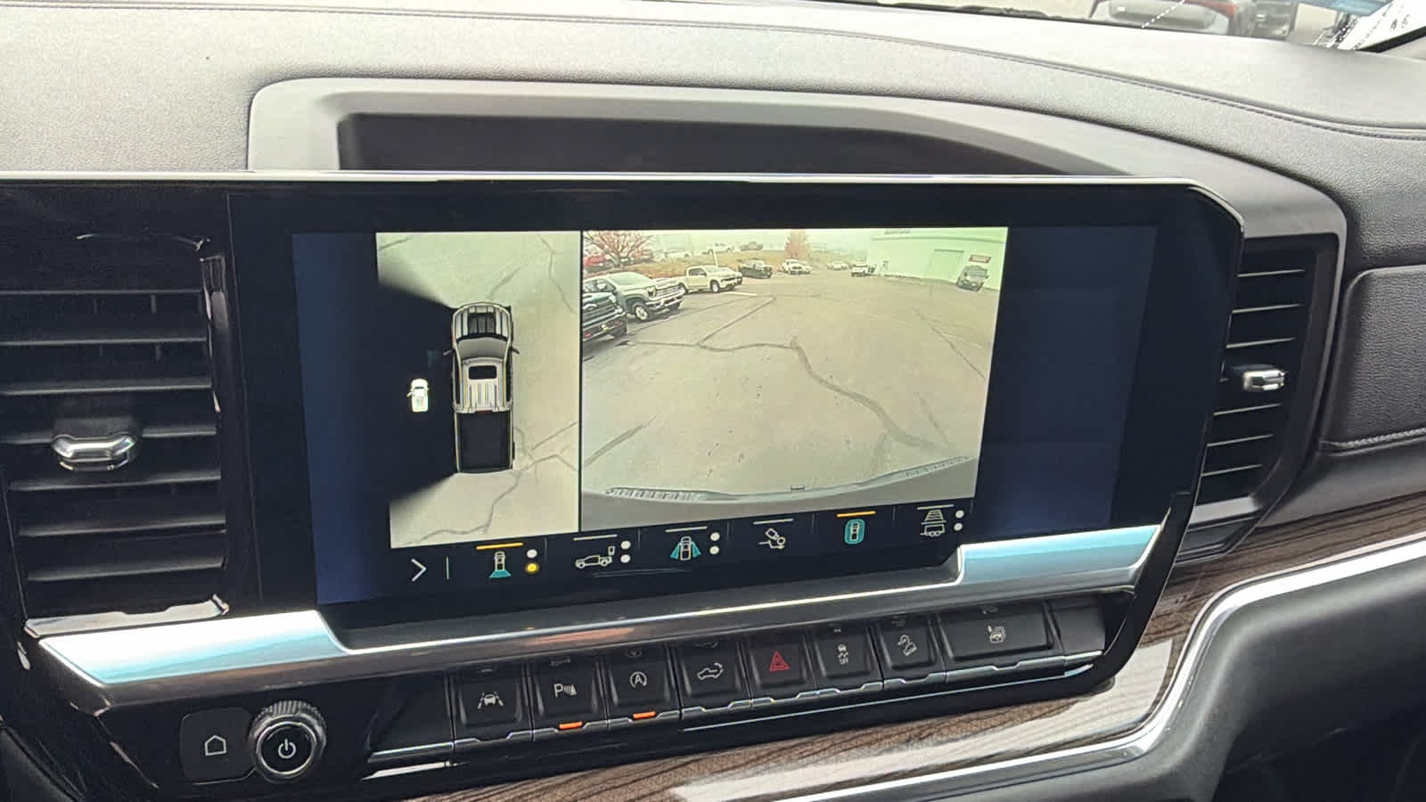 Thumbnail: 2022 Chevrolet Silverado 1500 - 16