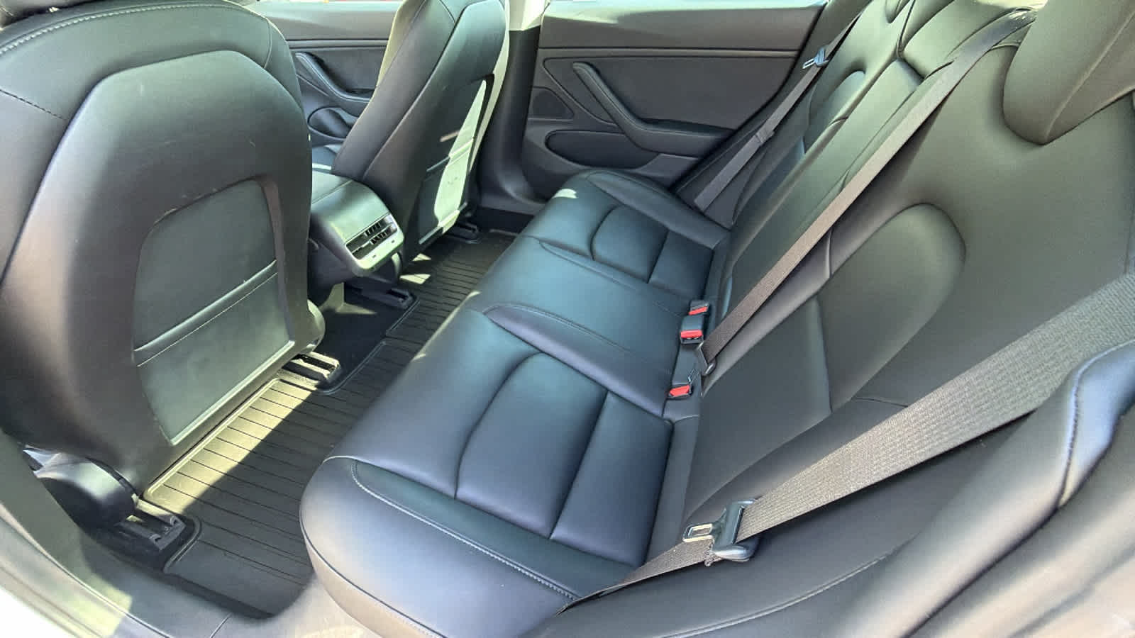 Thumbnail: 2019 Tesla Model 3 - 16