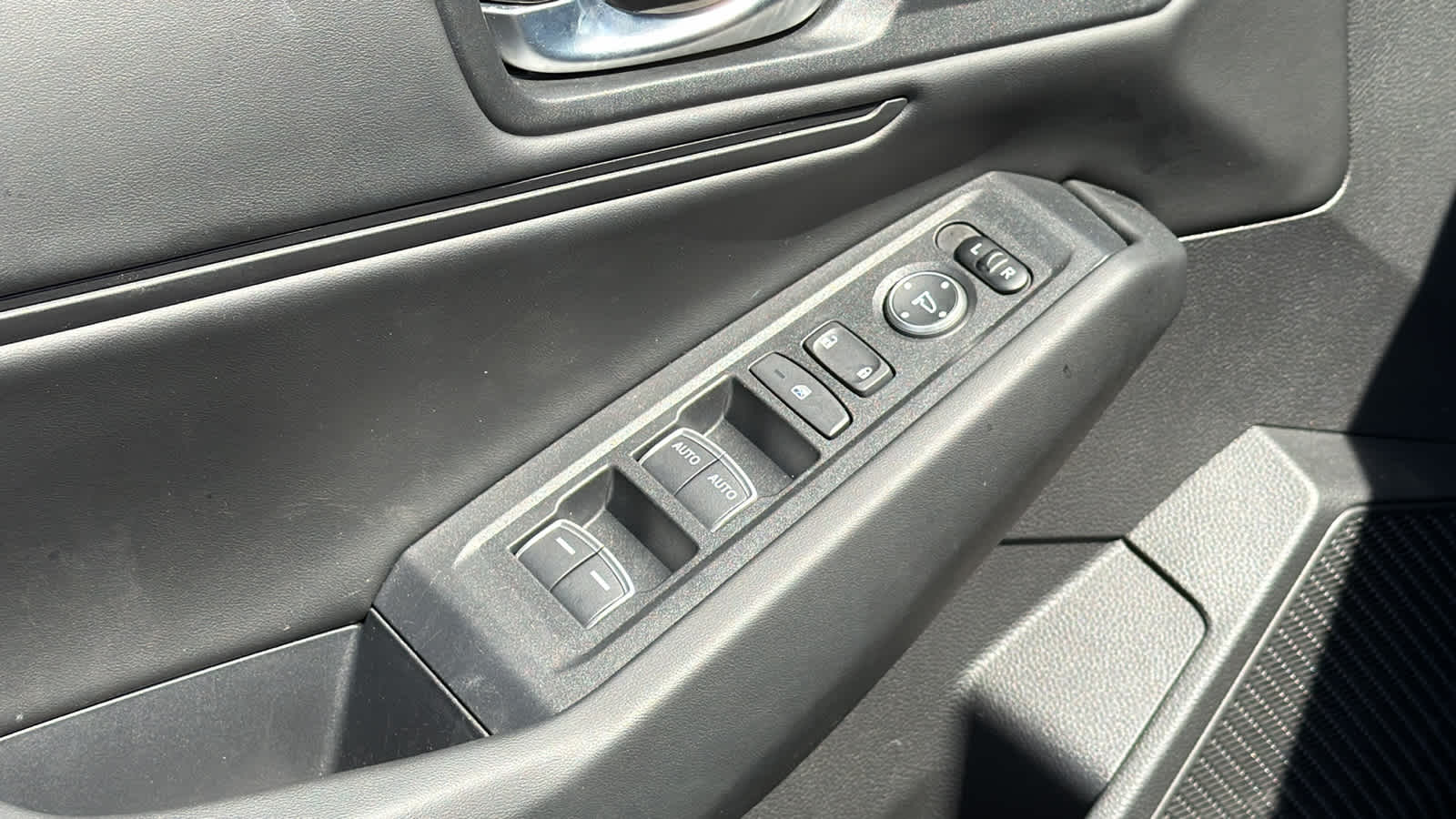 Thumbnail: 2023 Honda Accord - 22