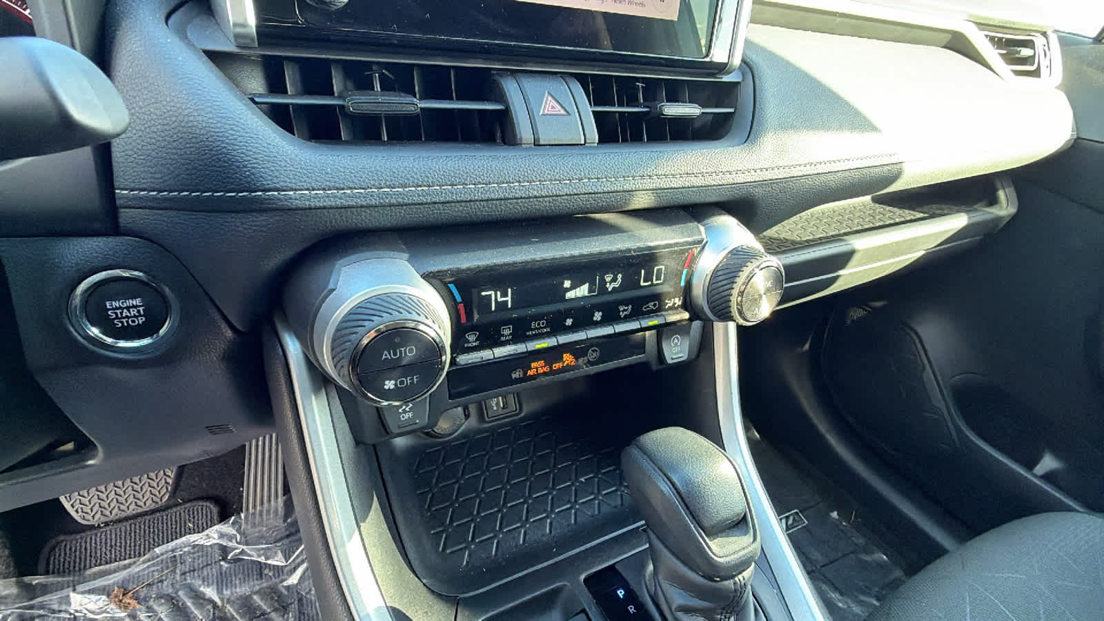 Thumbnail: 2024 Toyota RAV4 - 14