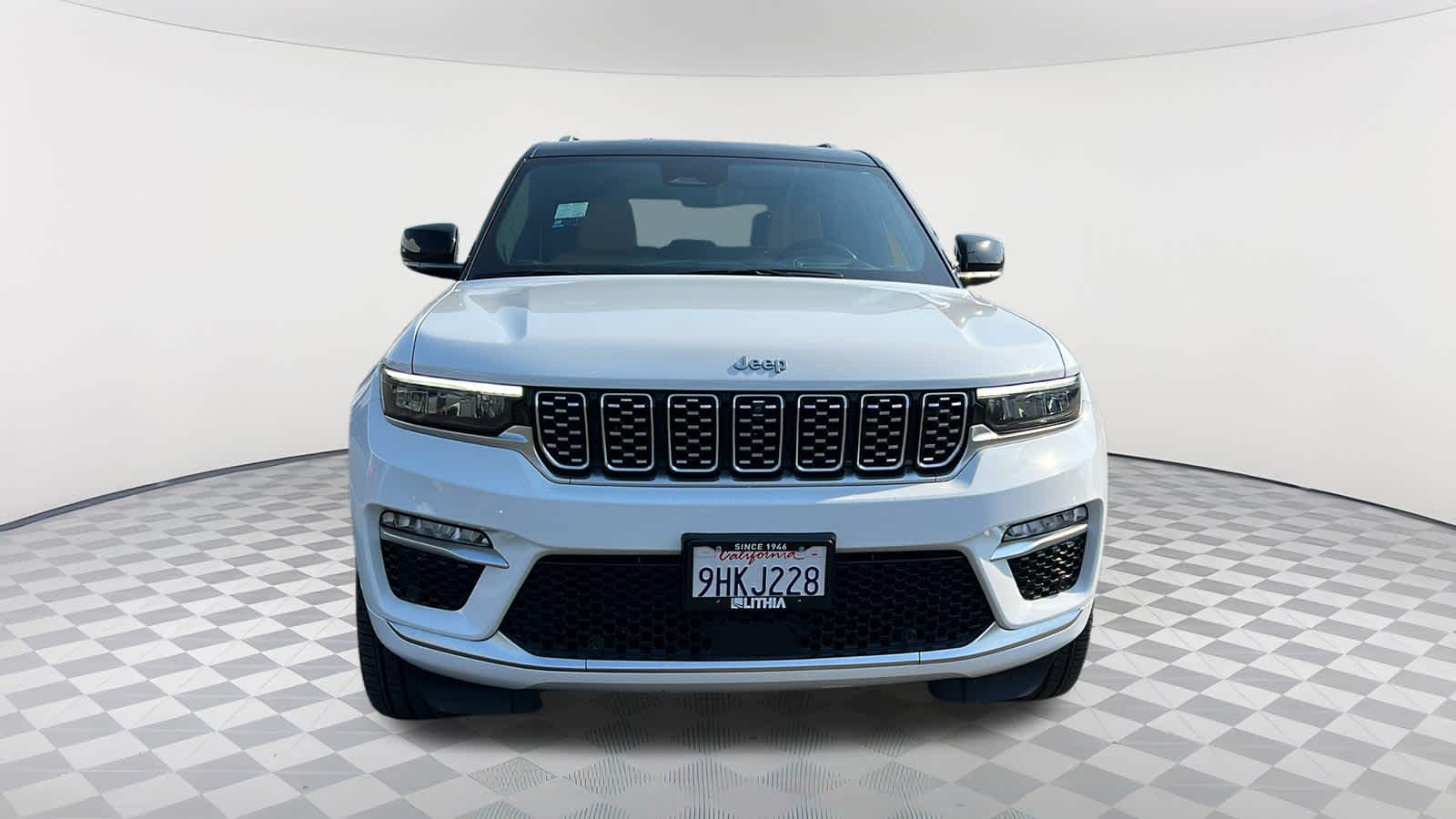 2023 Jeep Cherokee Summit Reserve 4xe photo 2