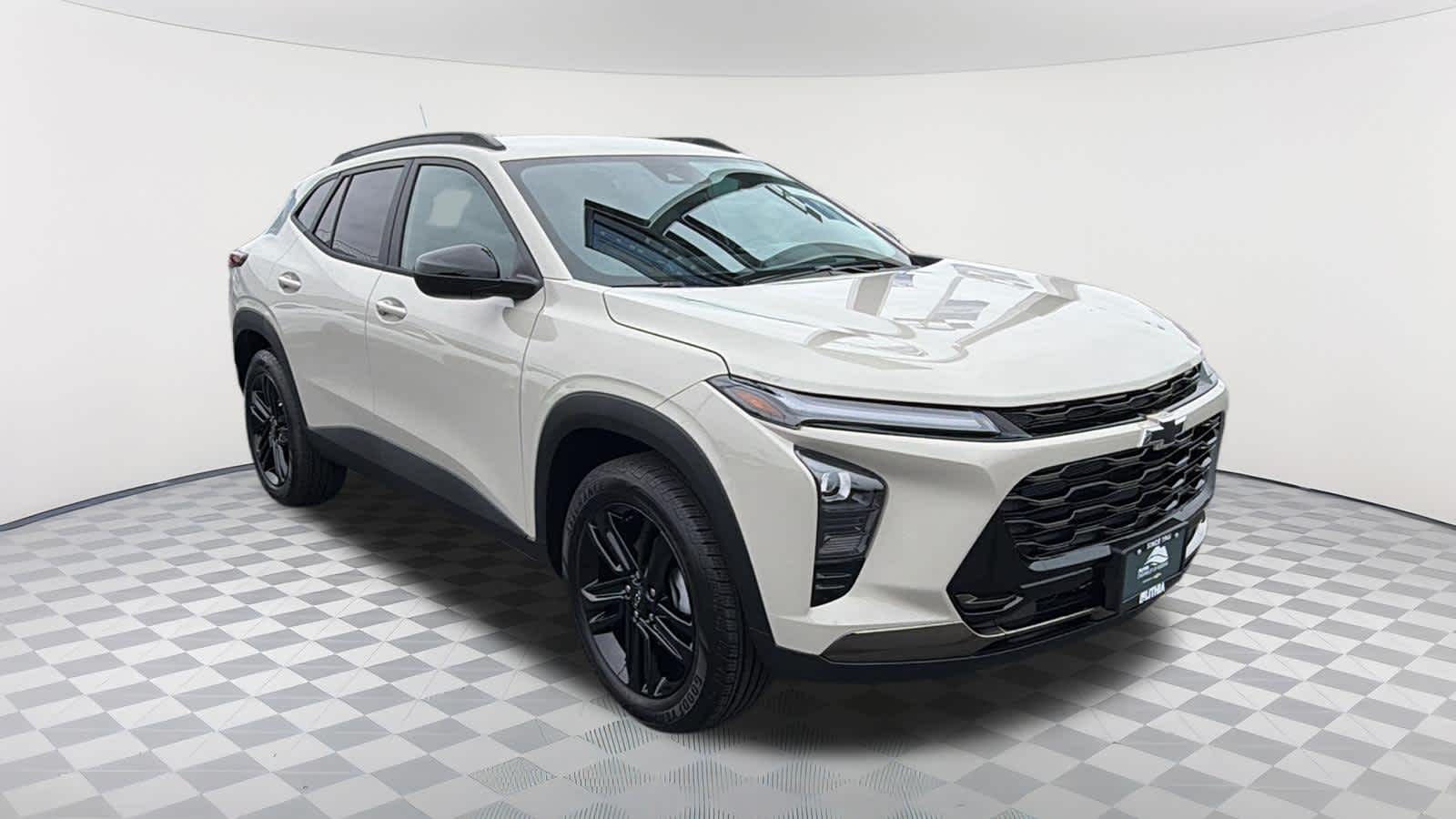 Thumbnail: 2026 Chevrolet Trax - 3
