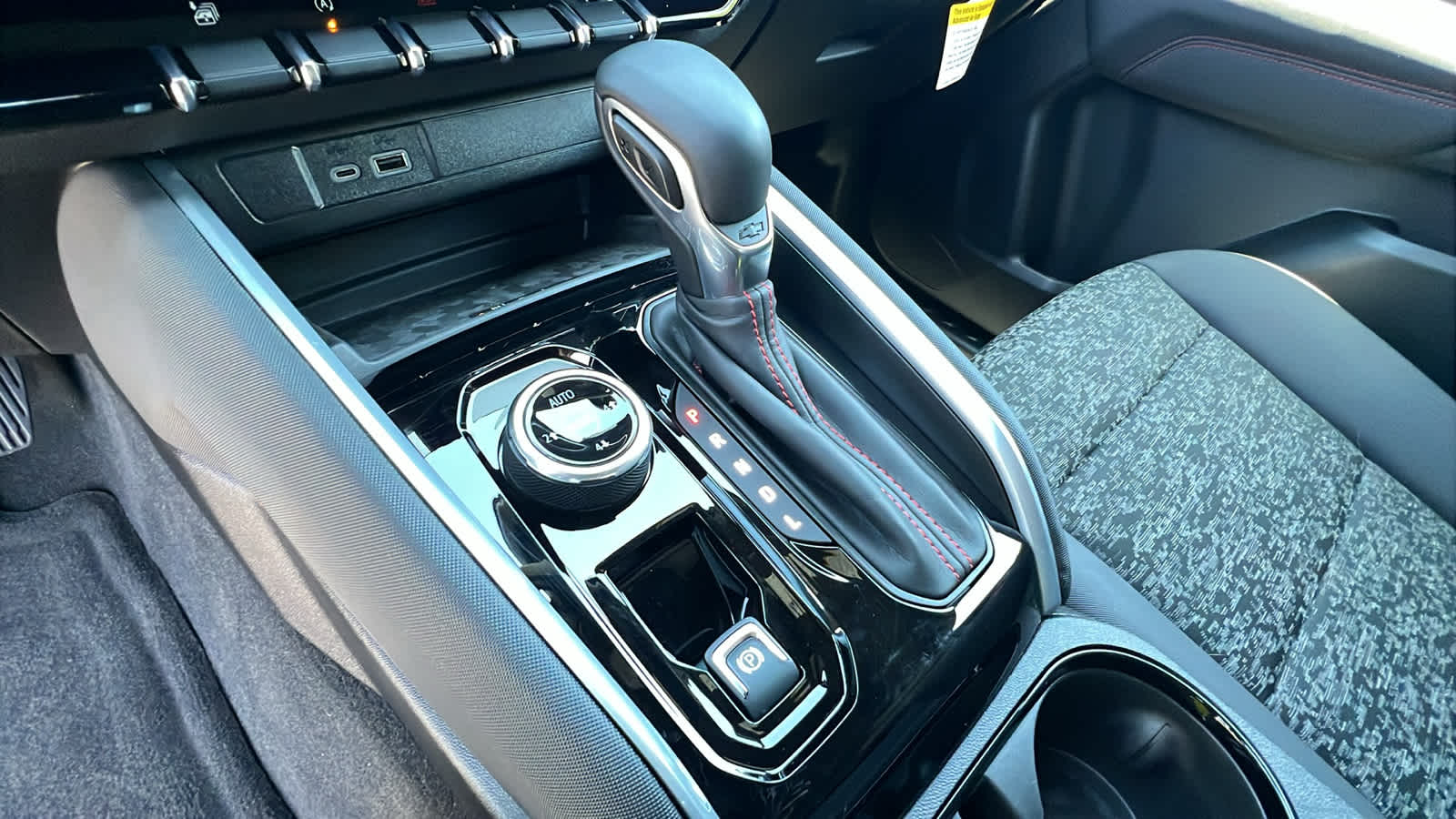 Thumbnail: 2025 Chevrolet Colorado - 13