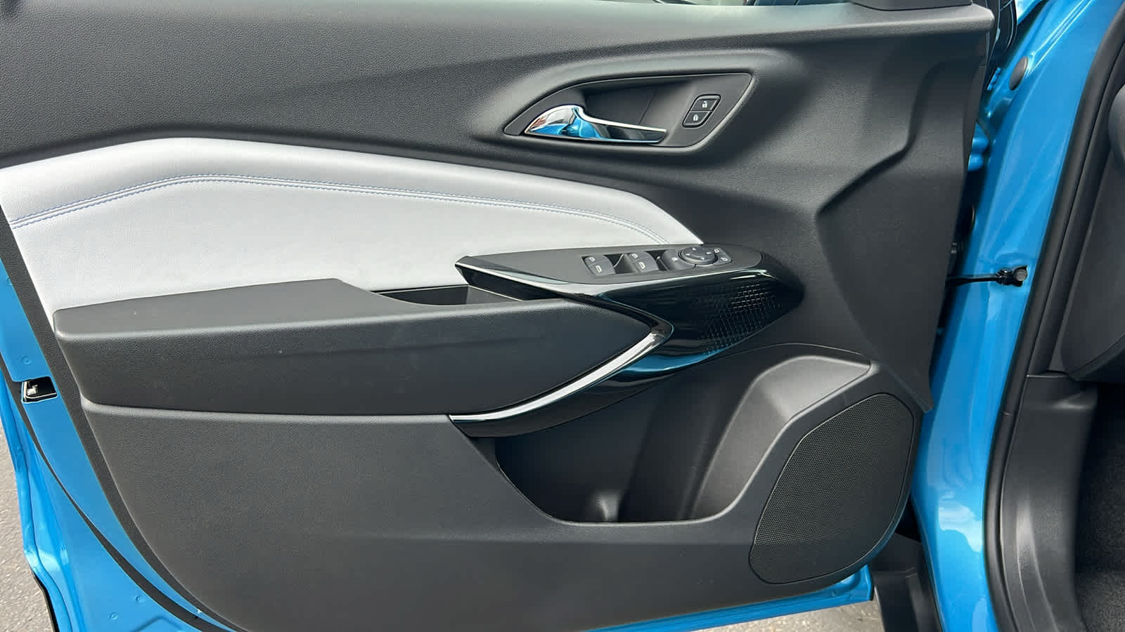 Thumbnail: 2025 Chevrolet Trax - 23