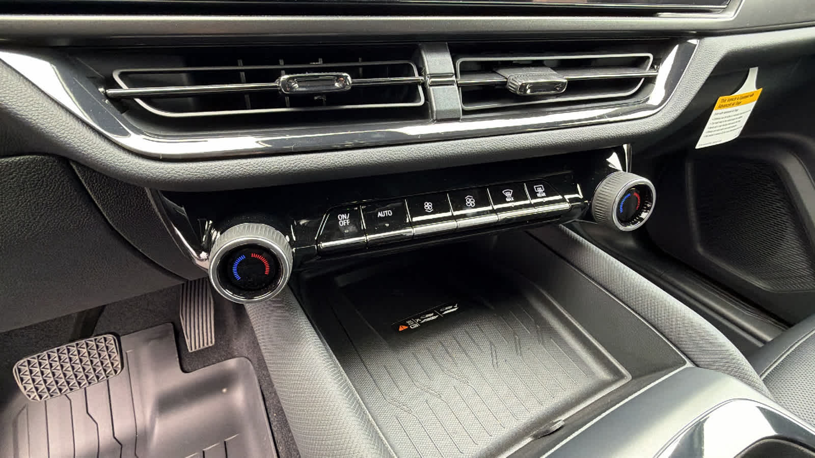 Thumbnail: 2026 Chevrolet Equinox - 14