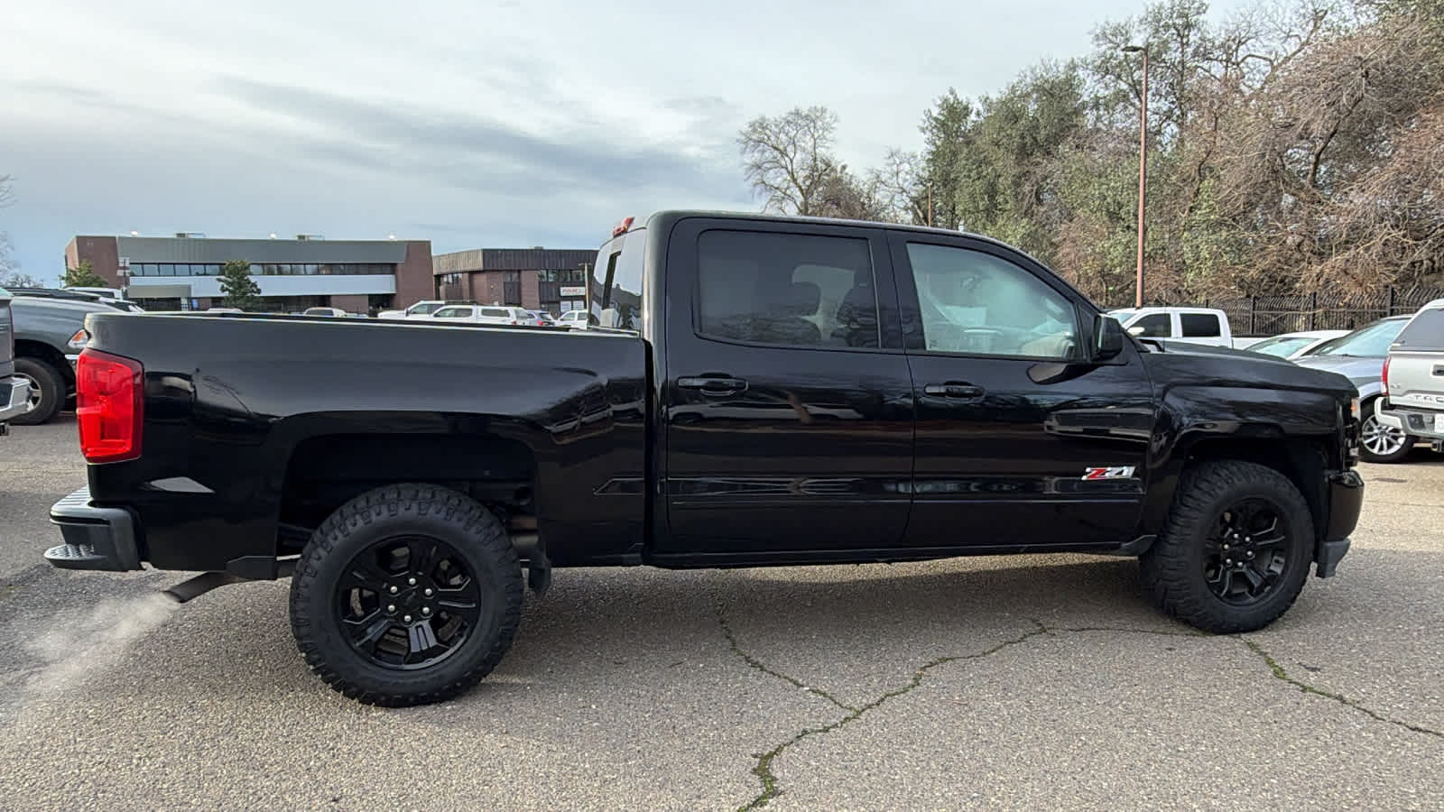 Thumbnail: 2018 Chevrolet Silverado 1500 - 4