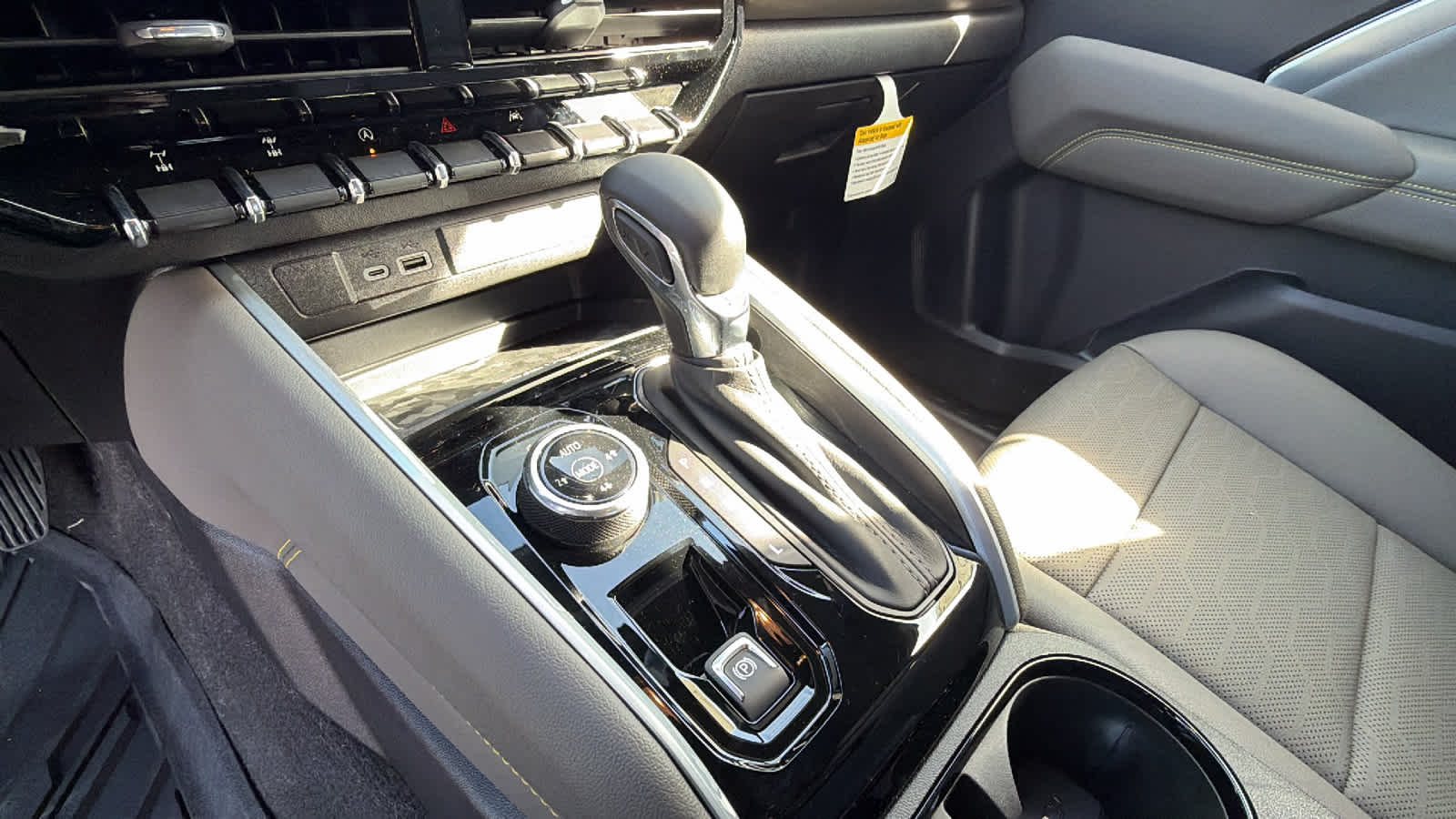 Thumbnail: 2026 Chevrolet Colorado - 13