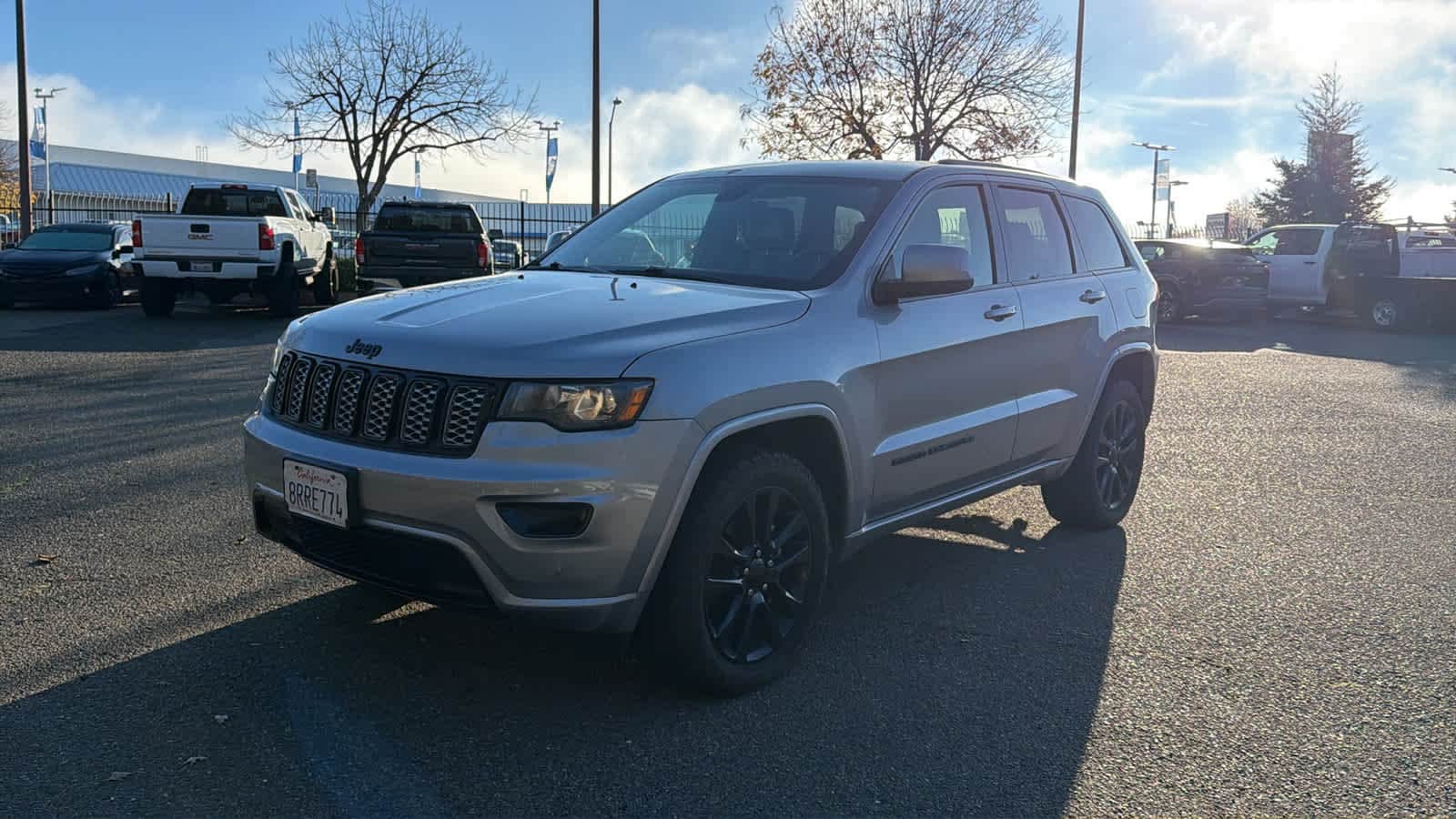 Thumbnail: 2018 Jeep Grand Cherokee - 1