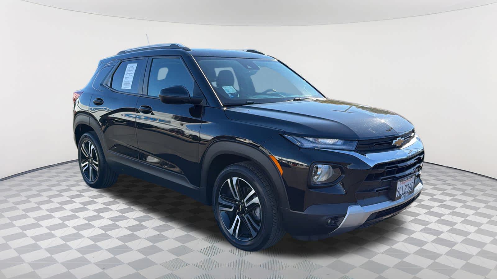 Thumbnail: 2023 Chevrolet TrailBlazer - 3