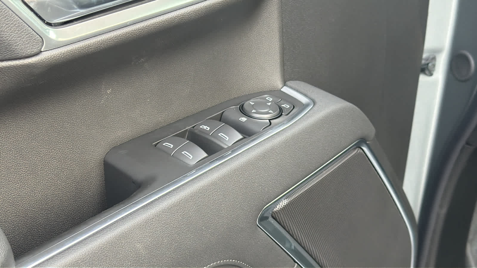 Thumbnail: 2026 Chevrolet Silverado 1500 - 22