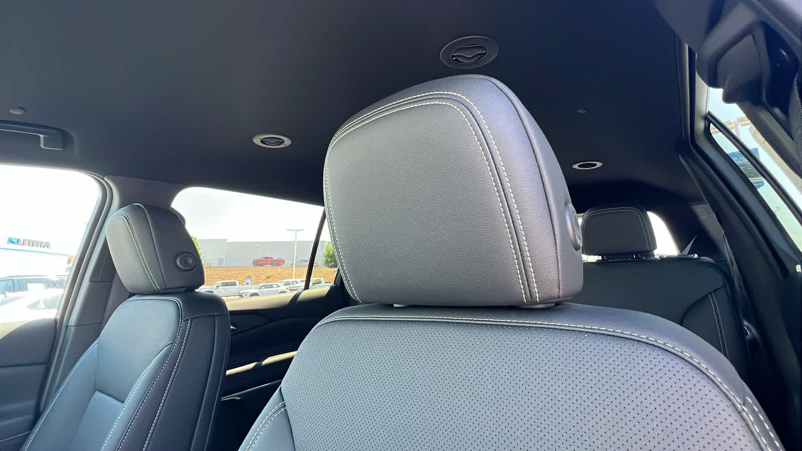 2025 Chevrolet Traverse LT 11