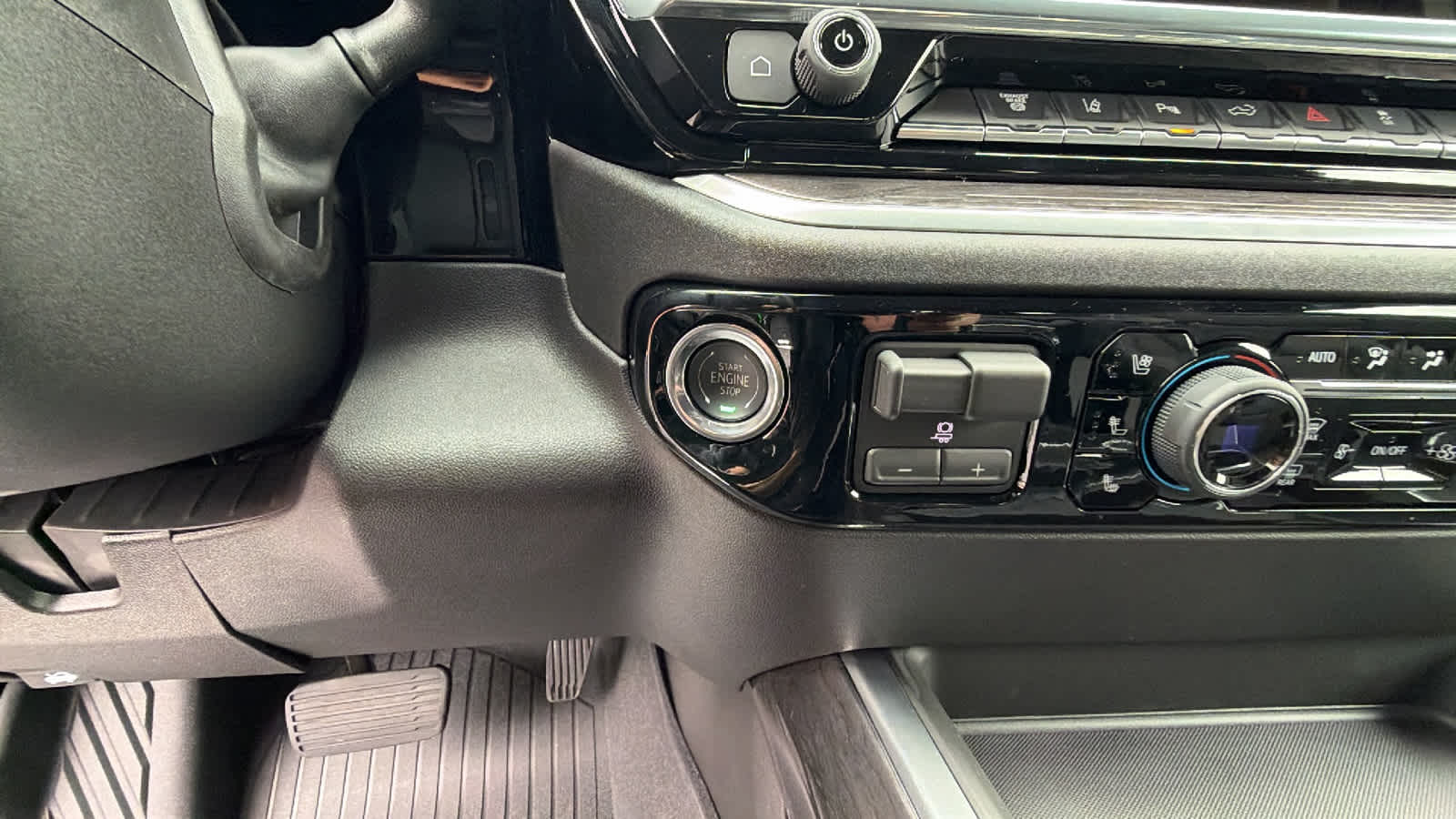 Thumbnail: 2026 Chevrolet Silverado 2500 - 17