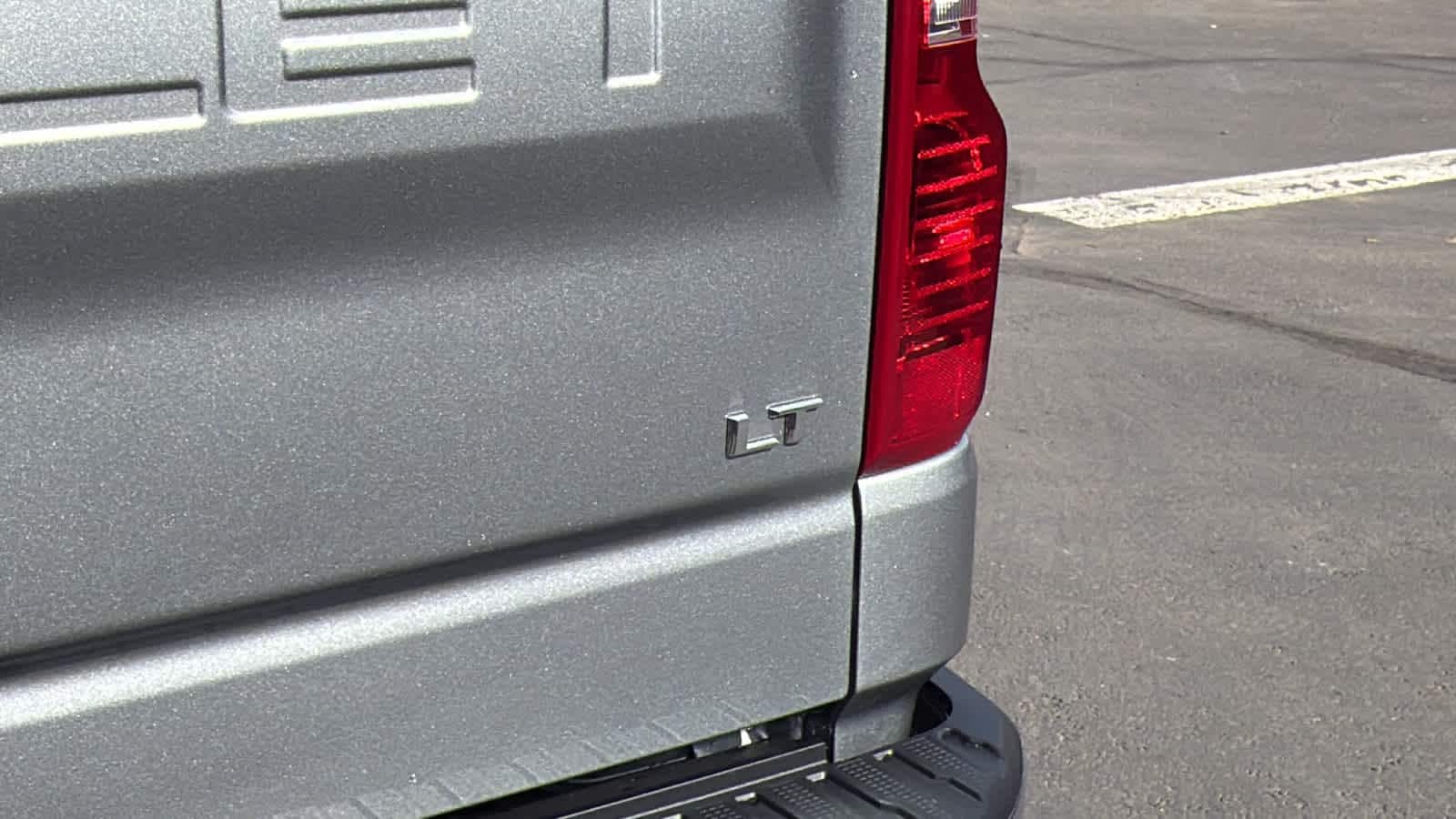 Thumbnail: 2026 Chevrolet Silverado 1500 - 28