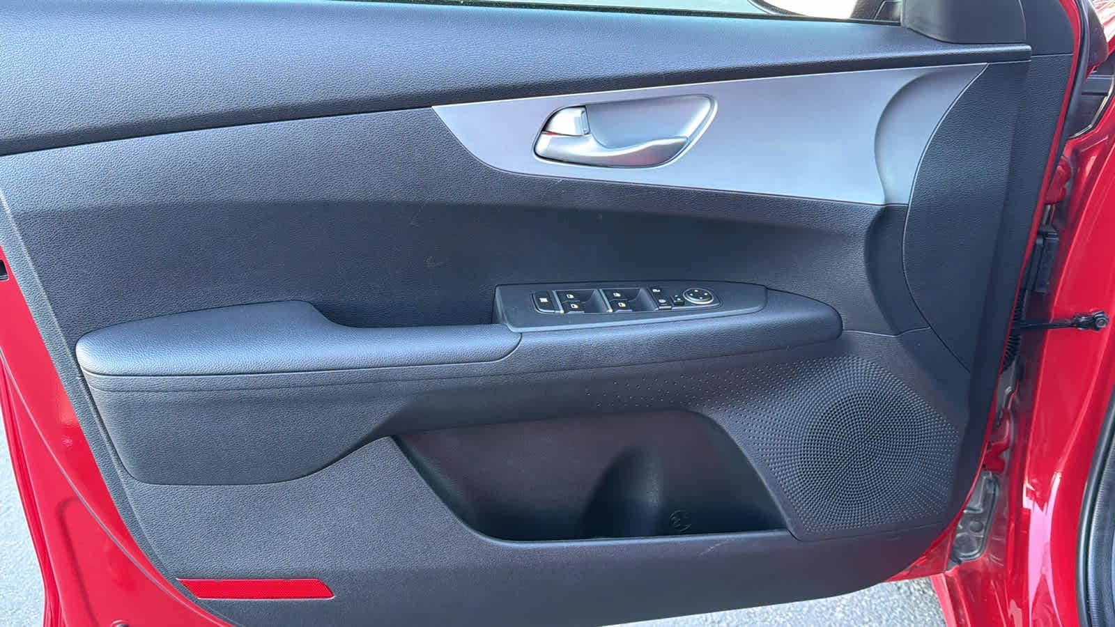 Thumbnail: 2023 Kia Forte - 23