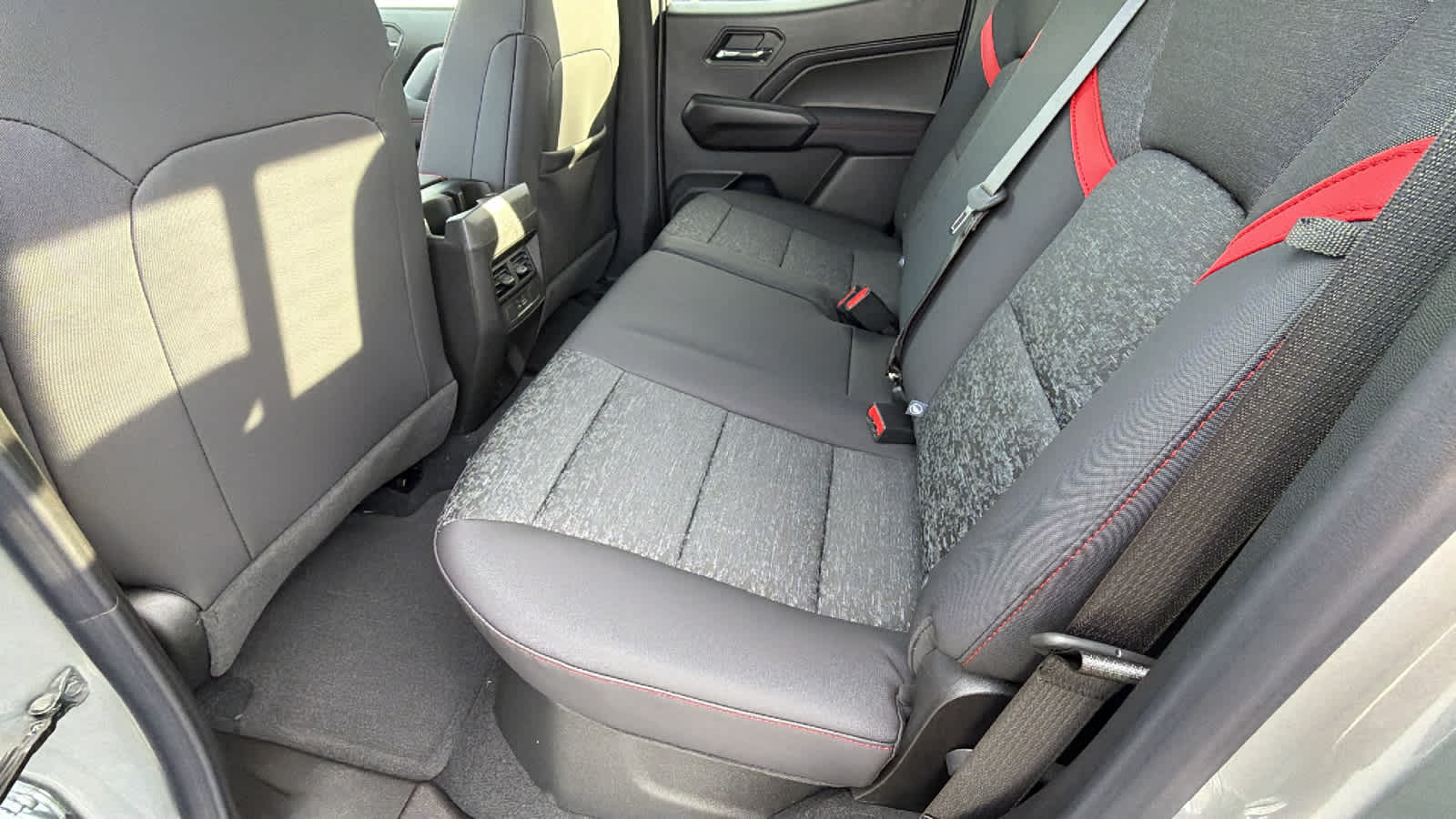 Thumbnail: 2026 Chevrolet Colorado - 24