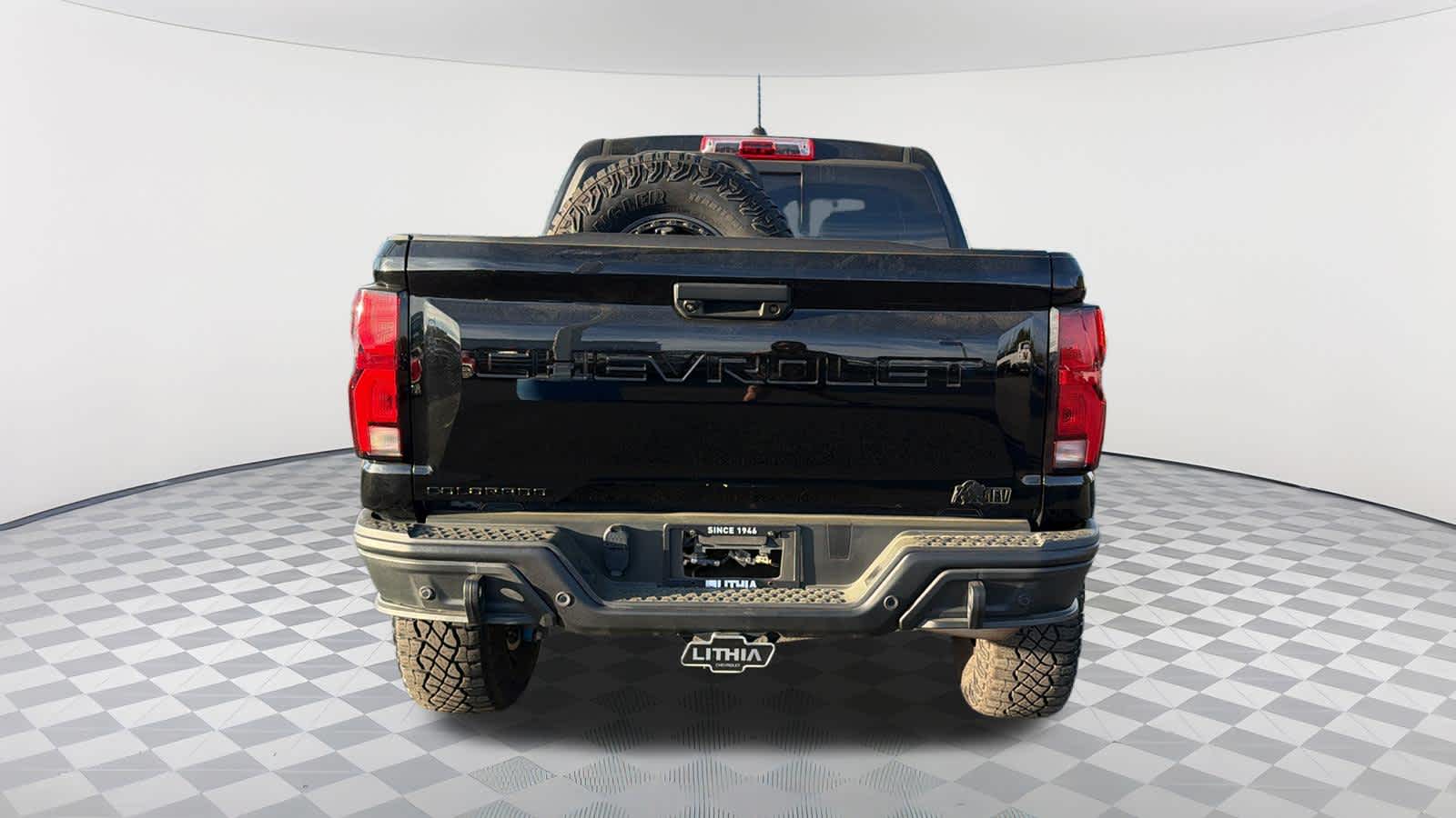 Thumbnail: 2024 Chevrolet Colorado - 6