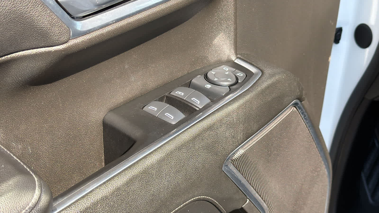 2025 Chevrolet Silverado 1500 LT - Photo 21