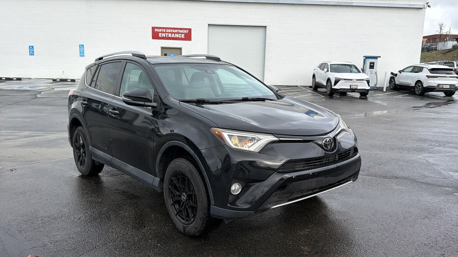 Thumbnail: 2018 Toyota RAV4 - 3