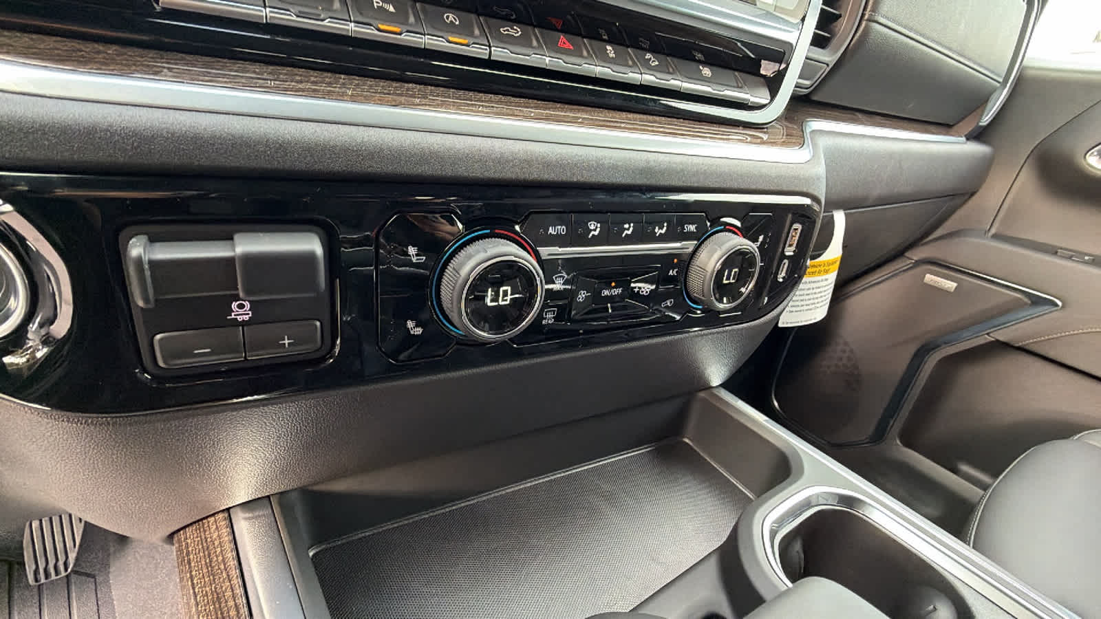 Thumbnail: 2026 Chevrolet Silverado 1500 - 14