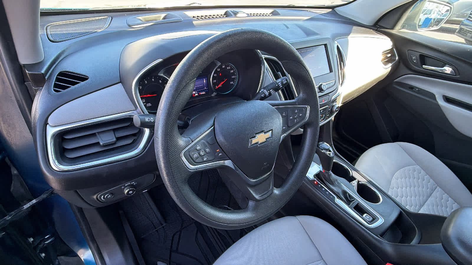 Thumbnail: 2020 Chevrolet Equinox - 10