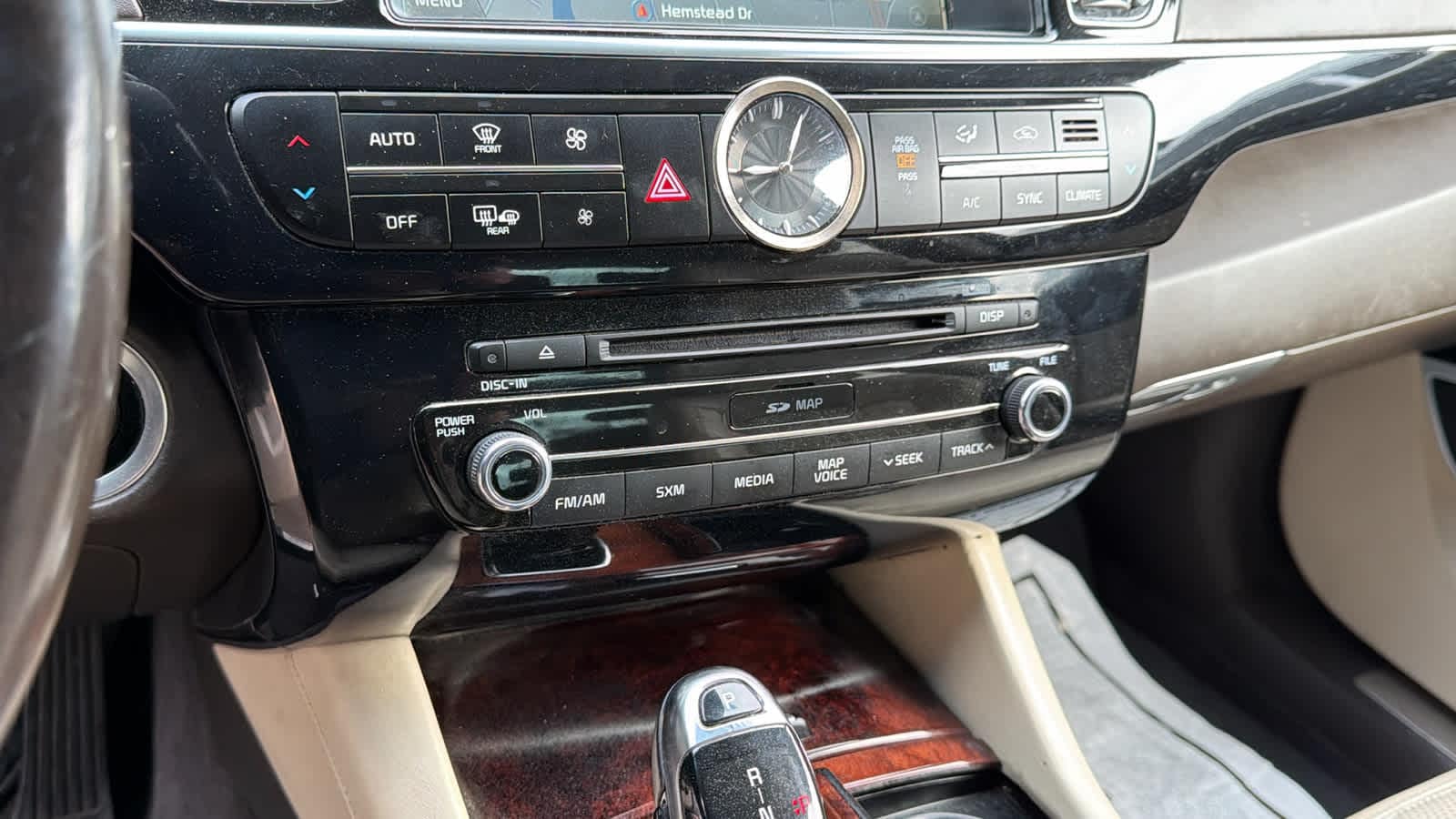 Thumbnail: 2016 Kia K900 - 13