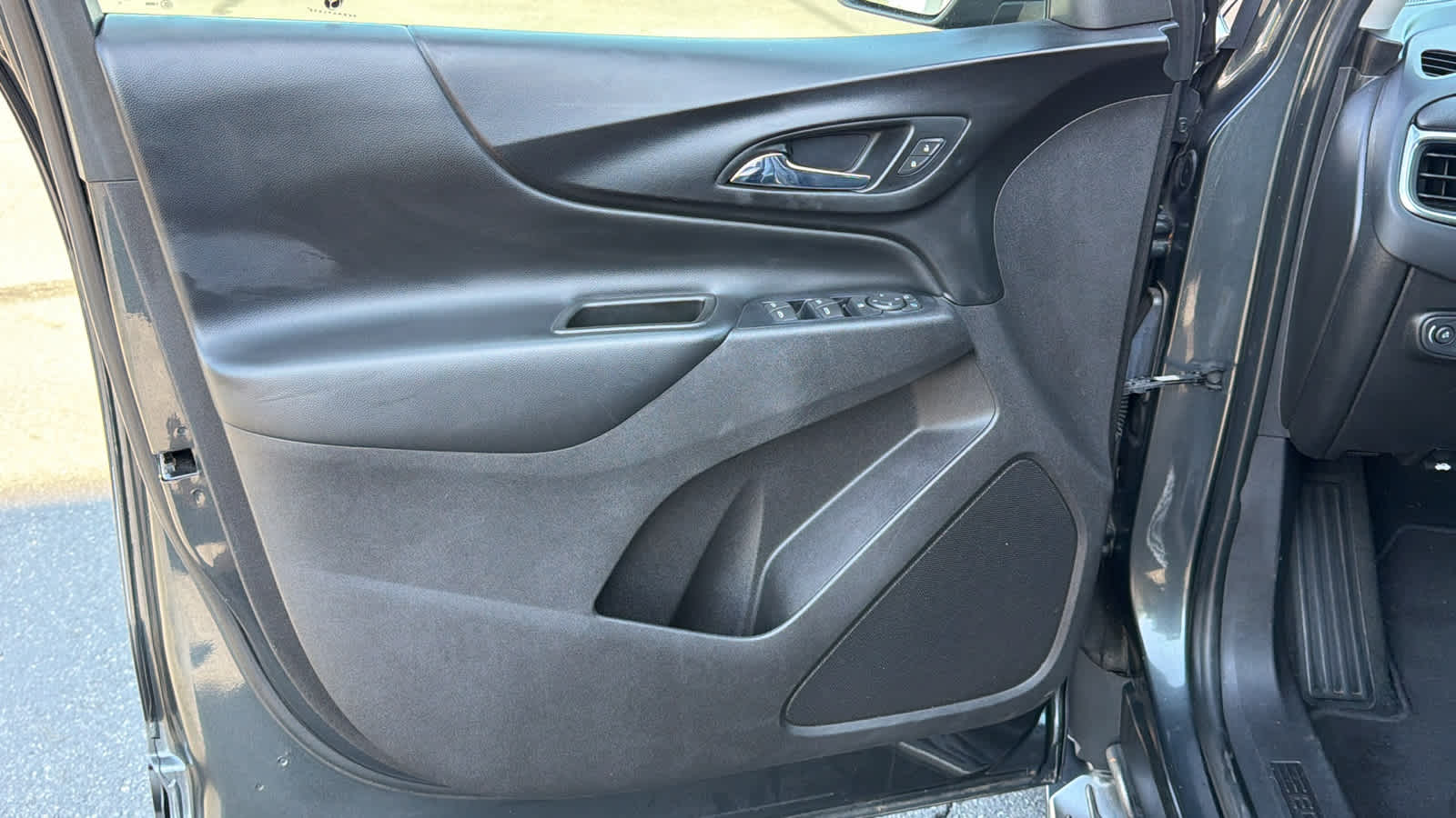 Thumbnail: 2018 Chevrolet Equinox - 23