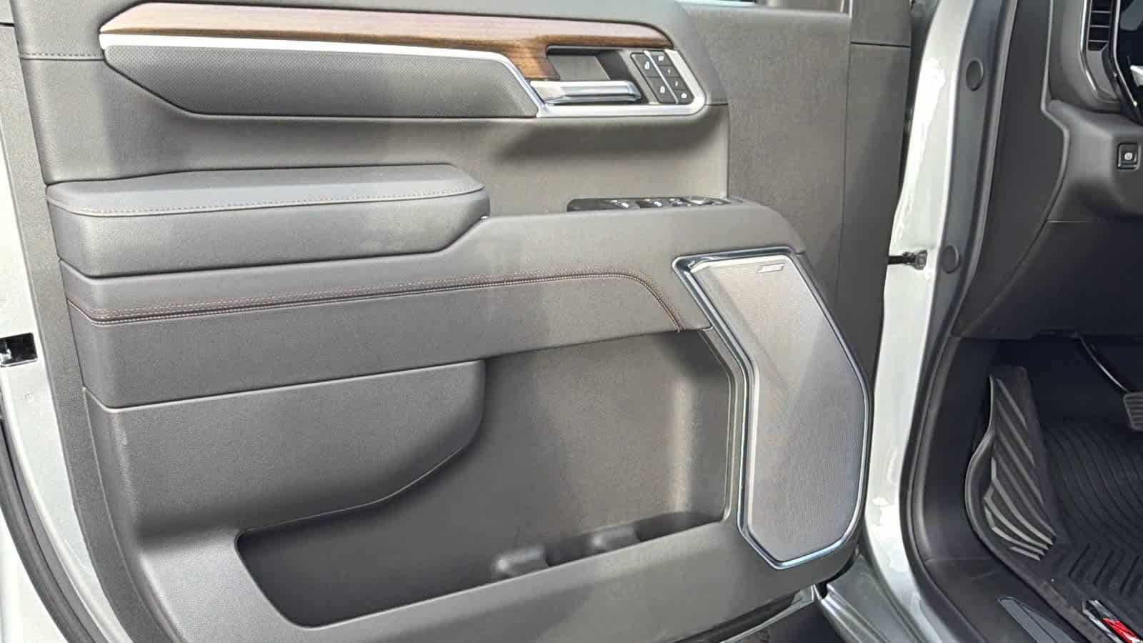 Thumbnail: 2026 Chevrolet Silverado 2500 - 23