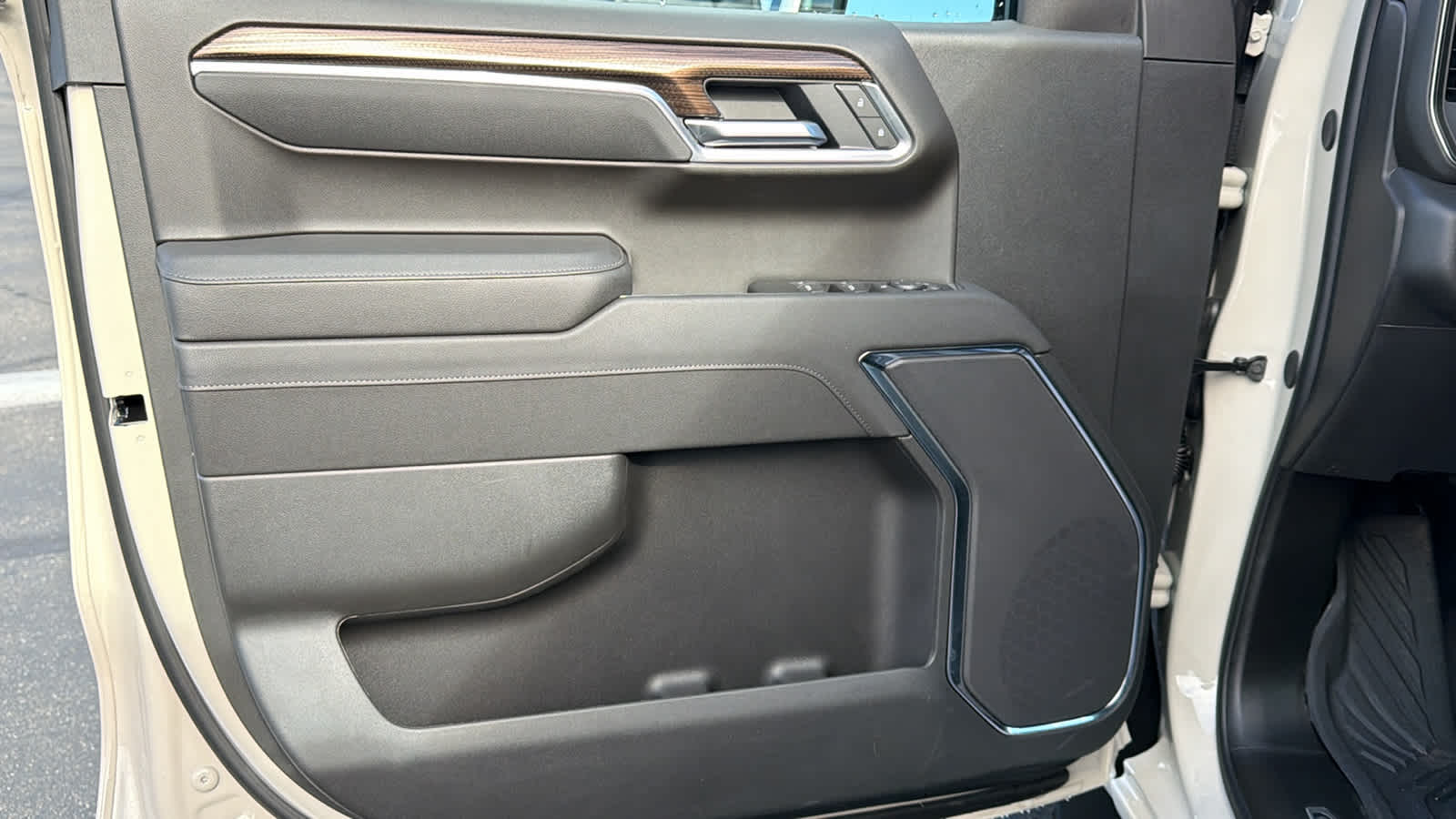 Thumbnail: 2026 Chevrolet Silverado 1500 - 23