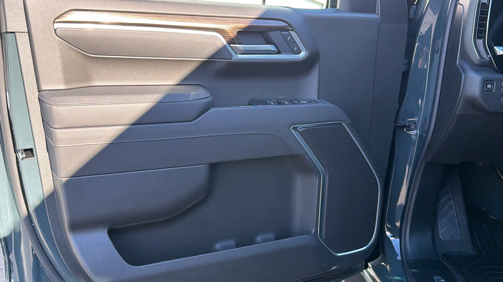 Thumbnail: 2026 Chevrolet Silverado 1500 - 23