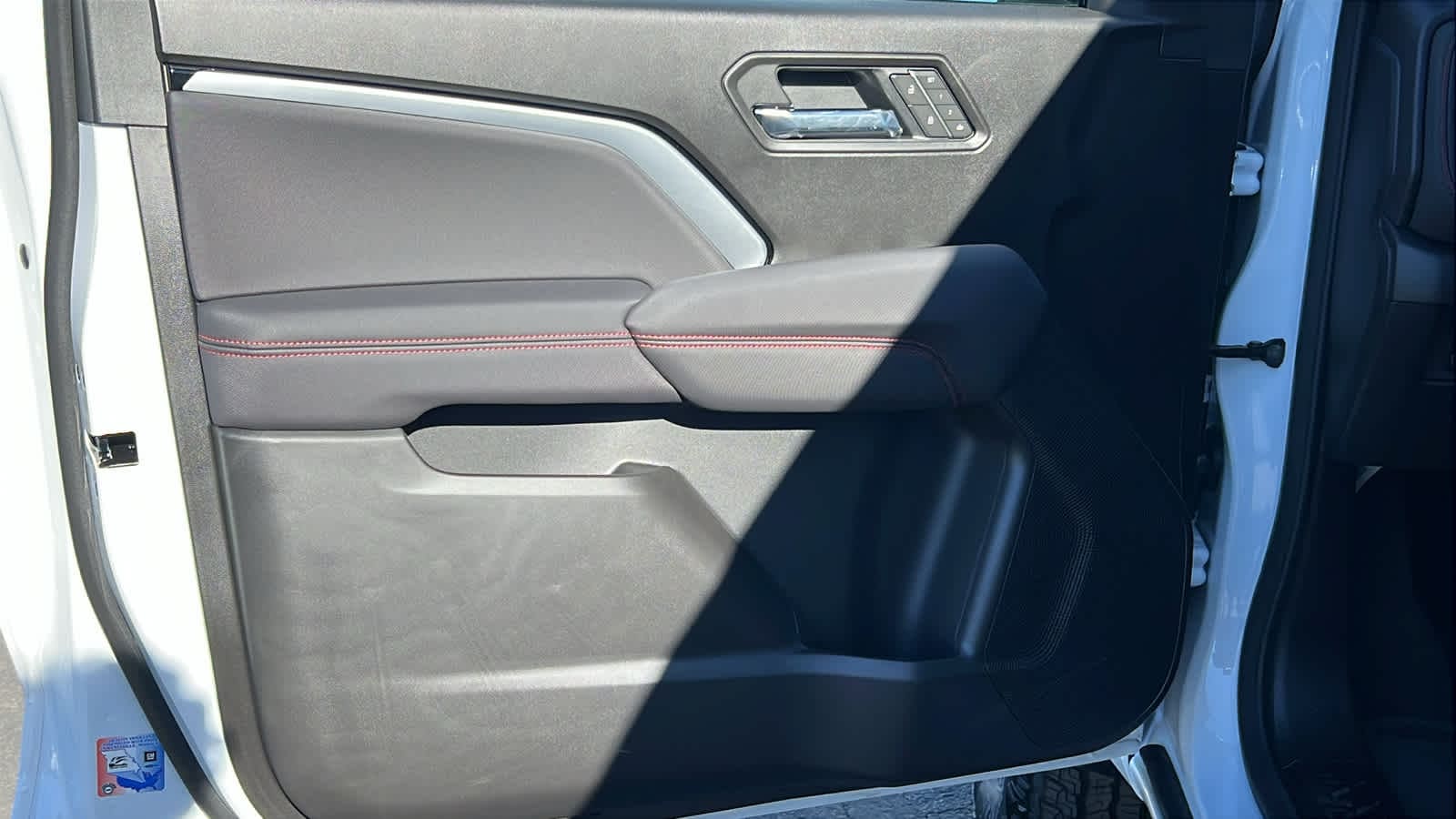 Thumbnail: 2026 Chevrolet Colorado - 23