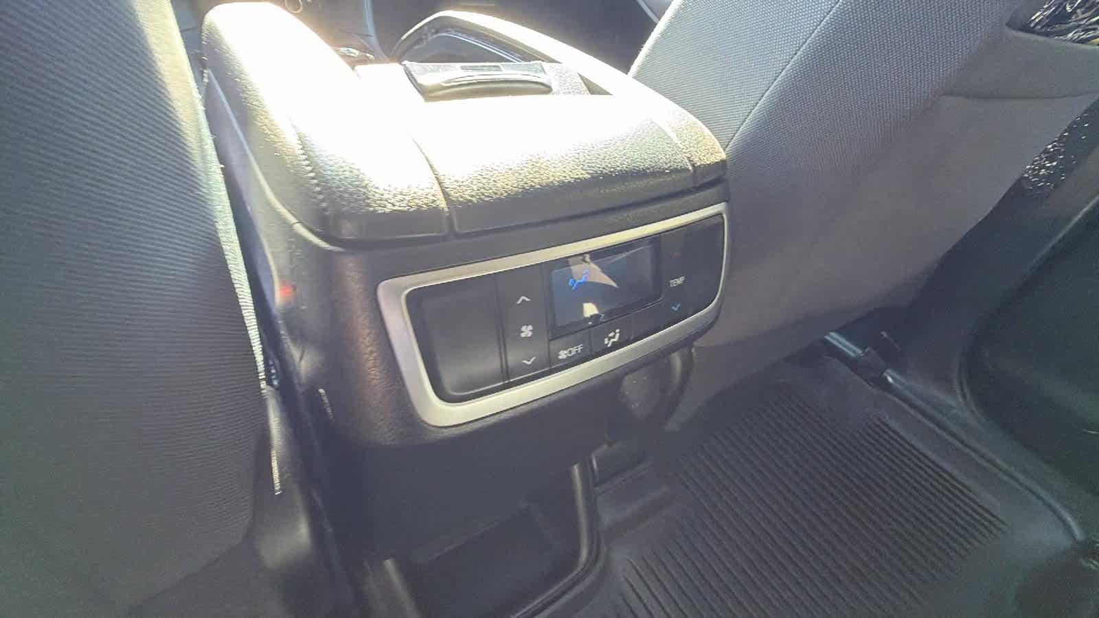 Thumbnail: 2019 Toyota Highlander - 14