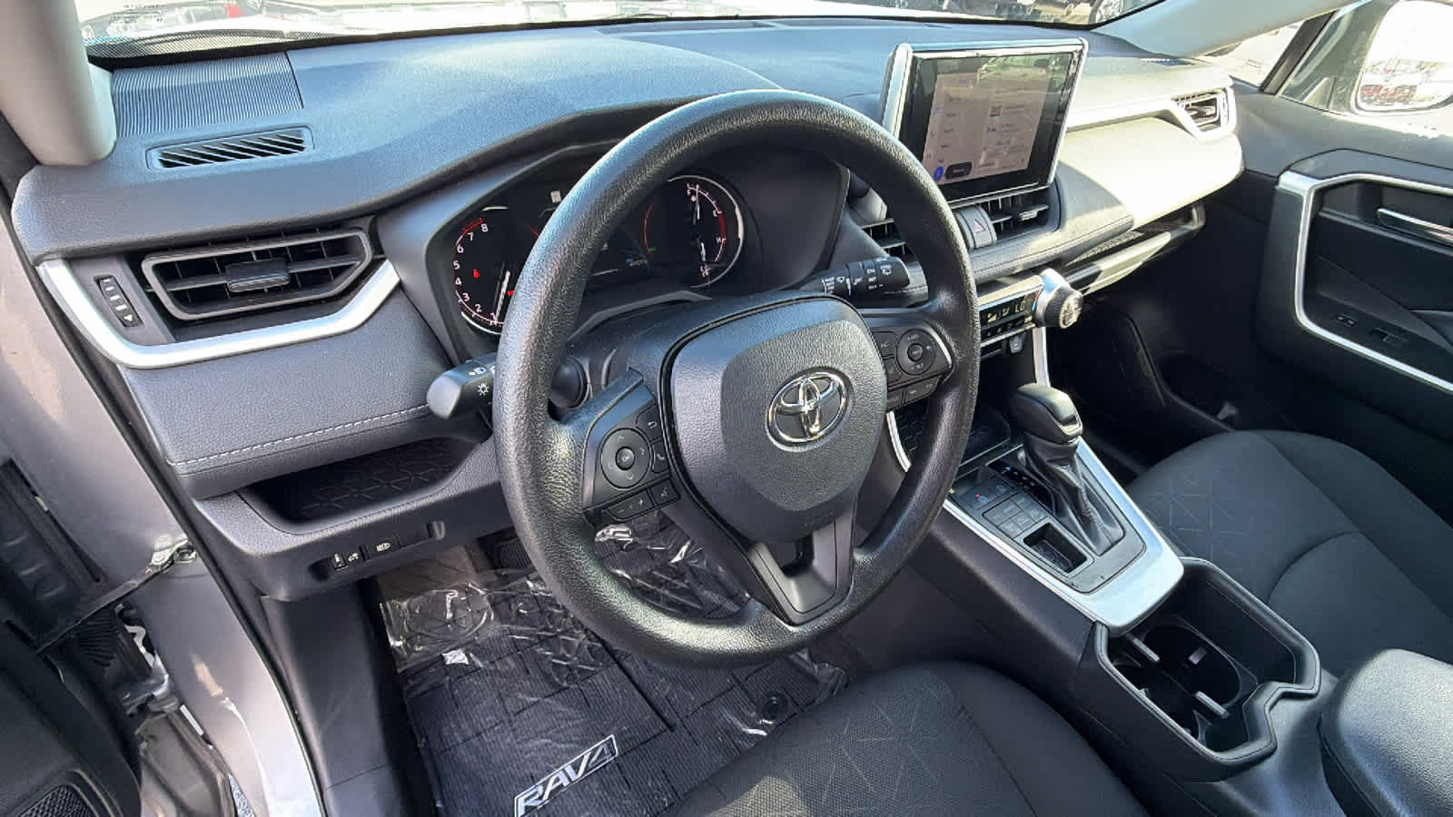 Thumbnail: 2024 Toyota RAV4 - 10