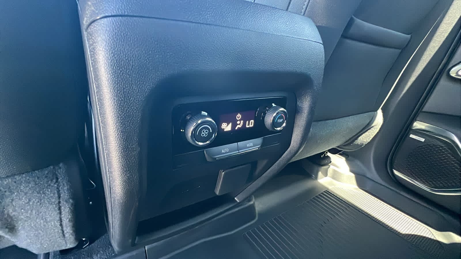 Thumbnail: 2025 Chevrolet Traverse - 25