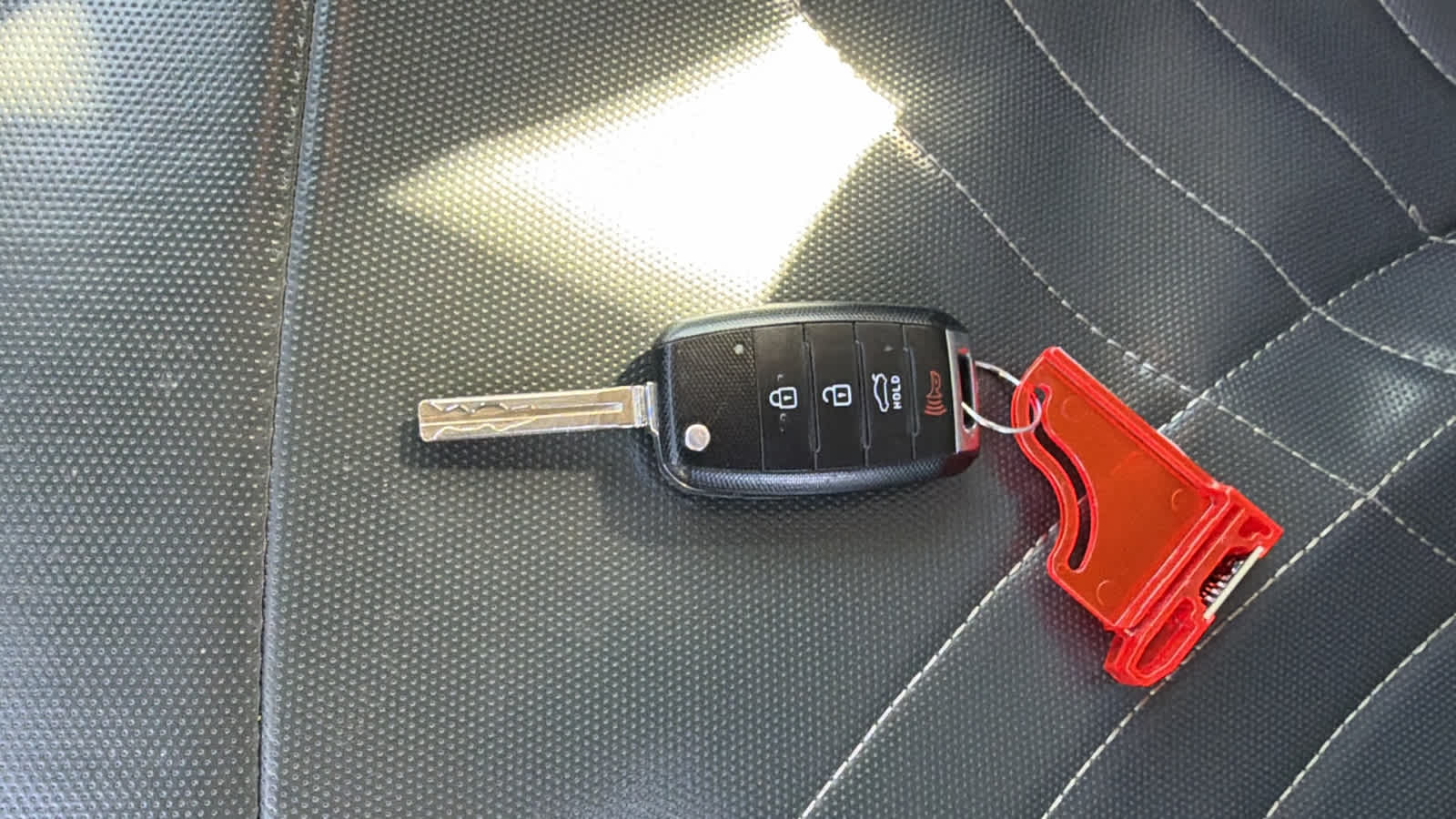 Thumbnail: 2015 Kia Optima - 17