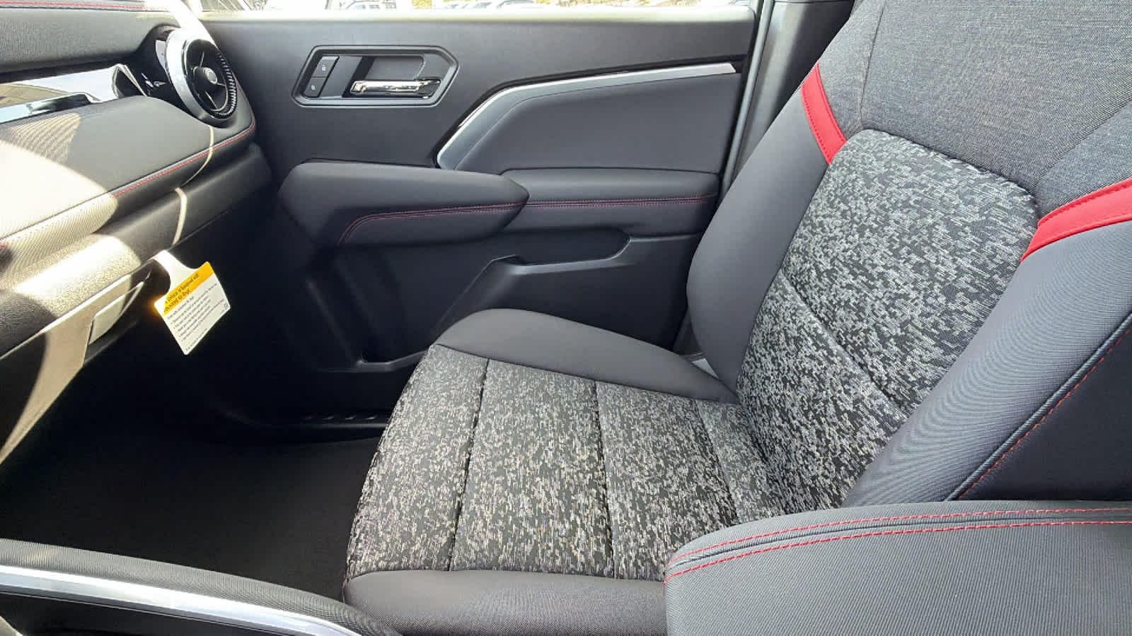 Thumbnail: 2026 Chevrolet Colorado - 12