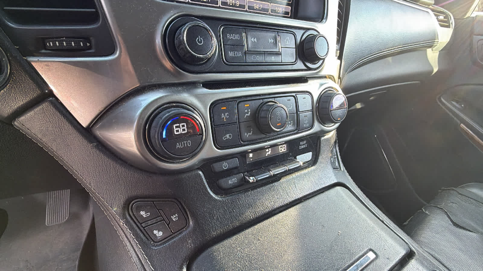 Thumbnail: 2015 Chevrolet Suburban - 13