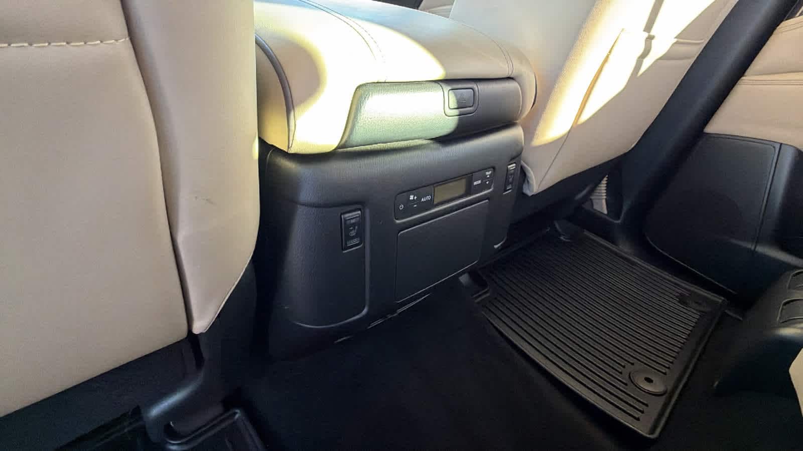 Thumbnail: 2023 Nissan Armada - 25