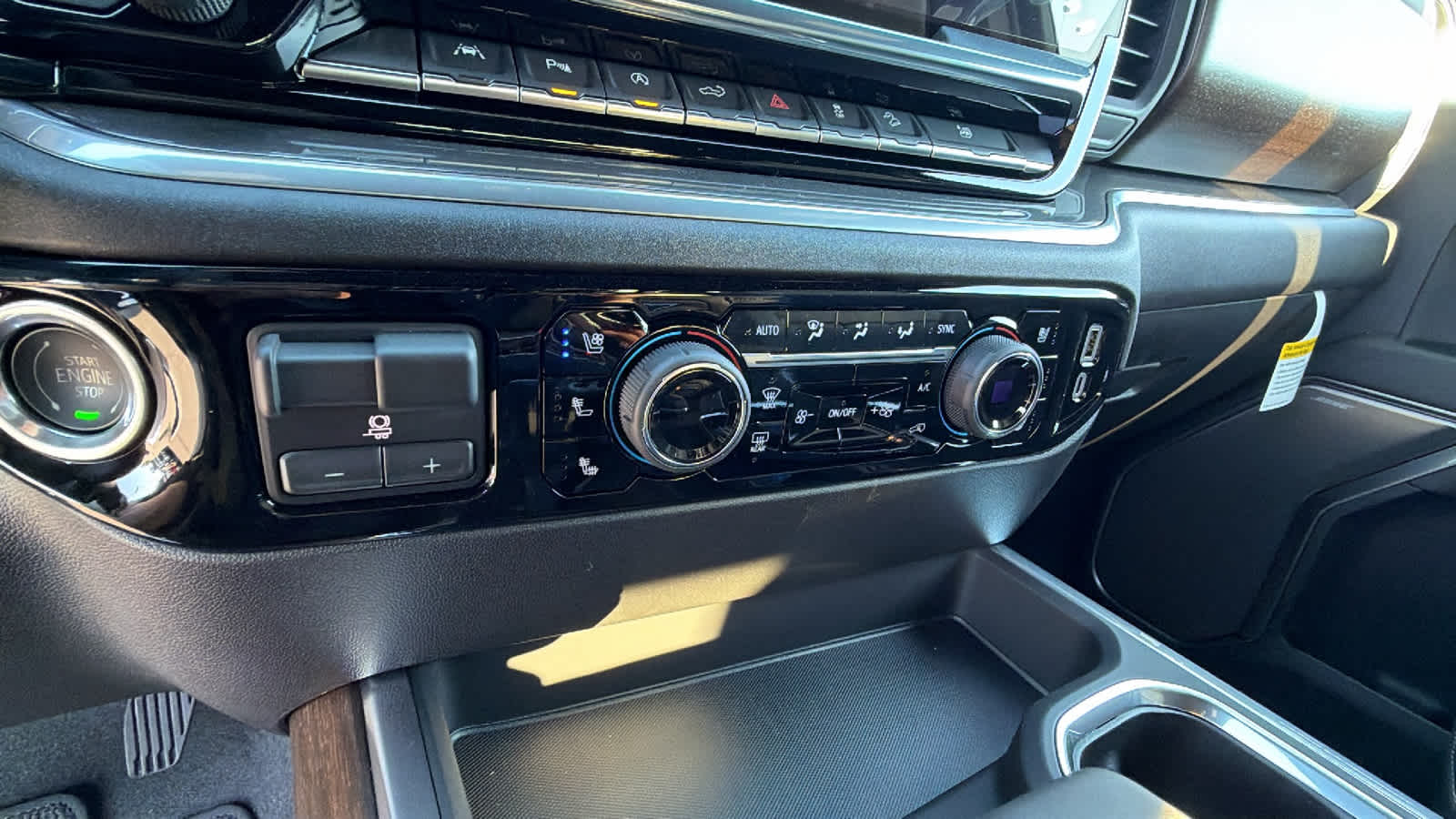 Thumbnail: 2026 Chevrolet Silverado 1500 - 14