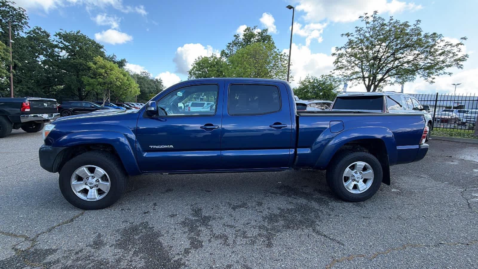 Thumbnail: 2014 Toyota Tacoma - 8