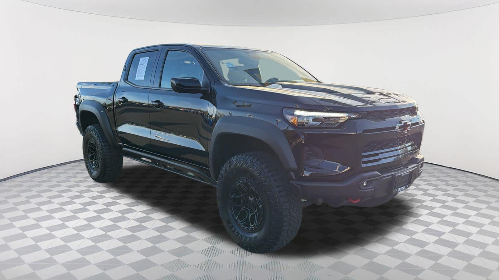 Thumbnail: 2024 Chevrolet Colorado - 3