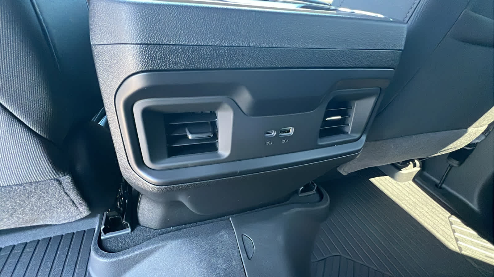 Thumbnail: 2026 Chevrolet Silverado 1500 - 25