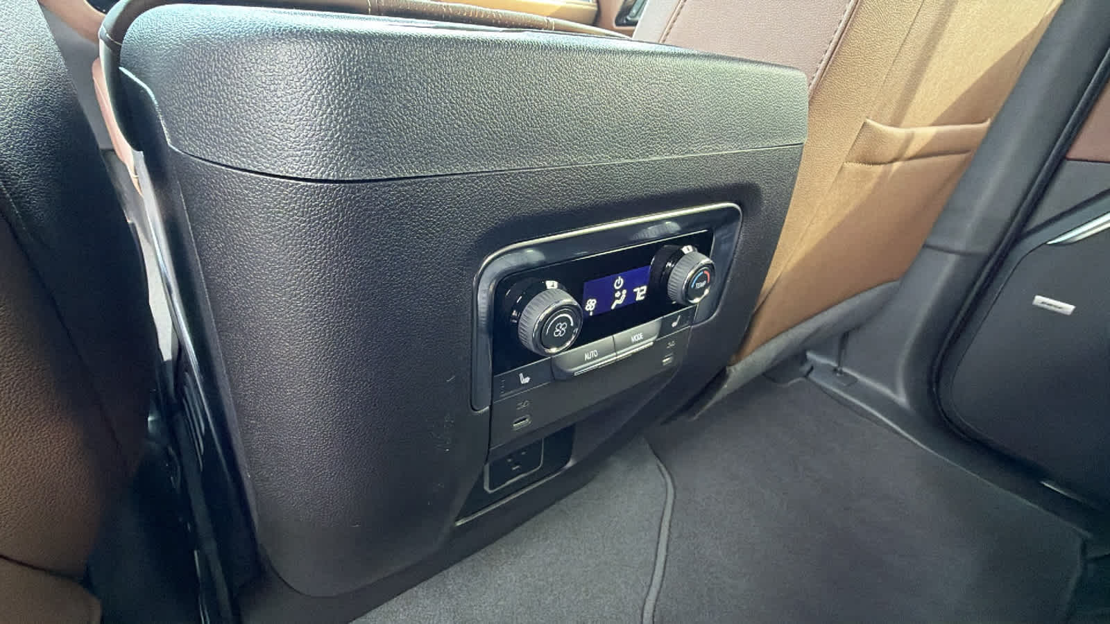 Thumbnail: 2025 Chevrolet Tahoe - 25