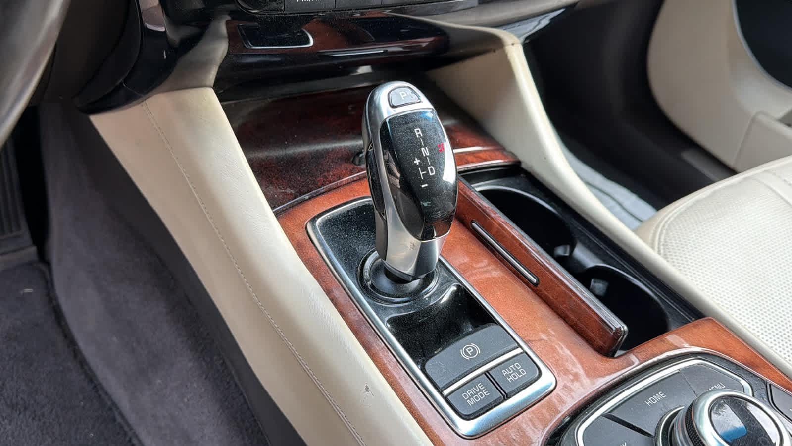 Thumbnail: 2016 Kia K900 - 12
