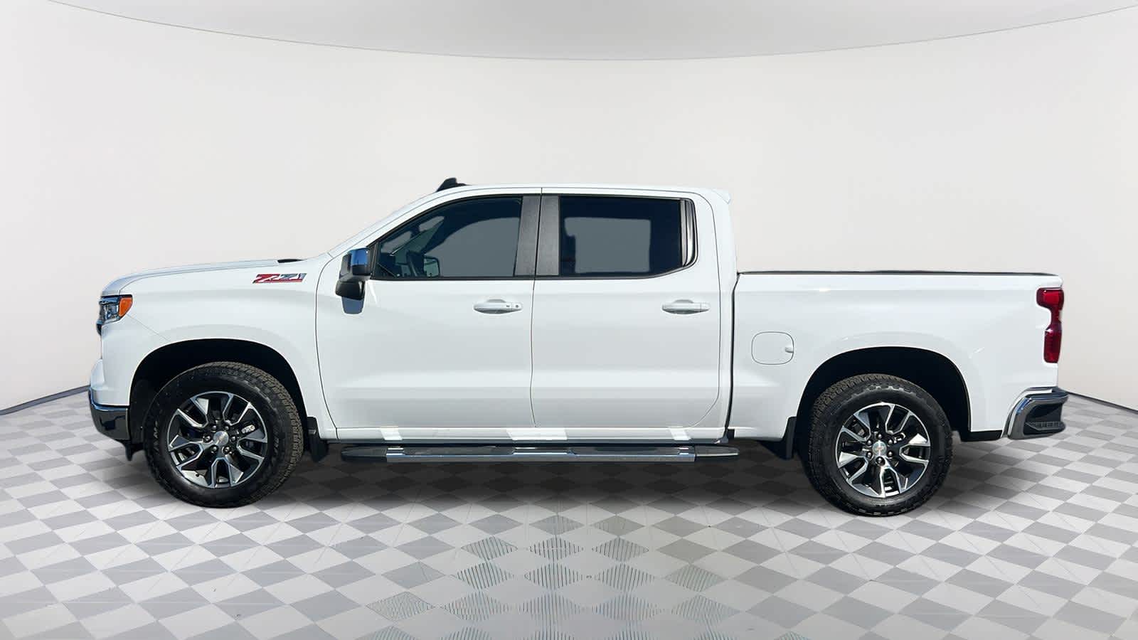 Thumbnail: 2025 Chevrolet Silverado 1500 - 8
