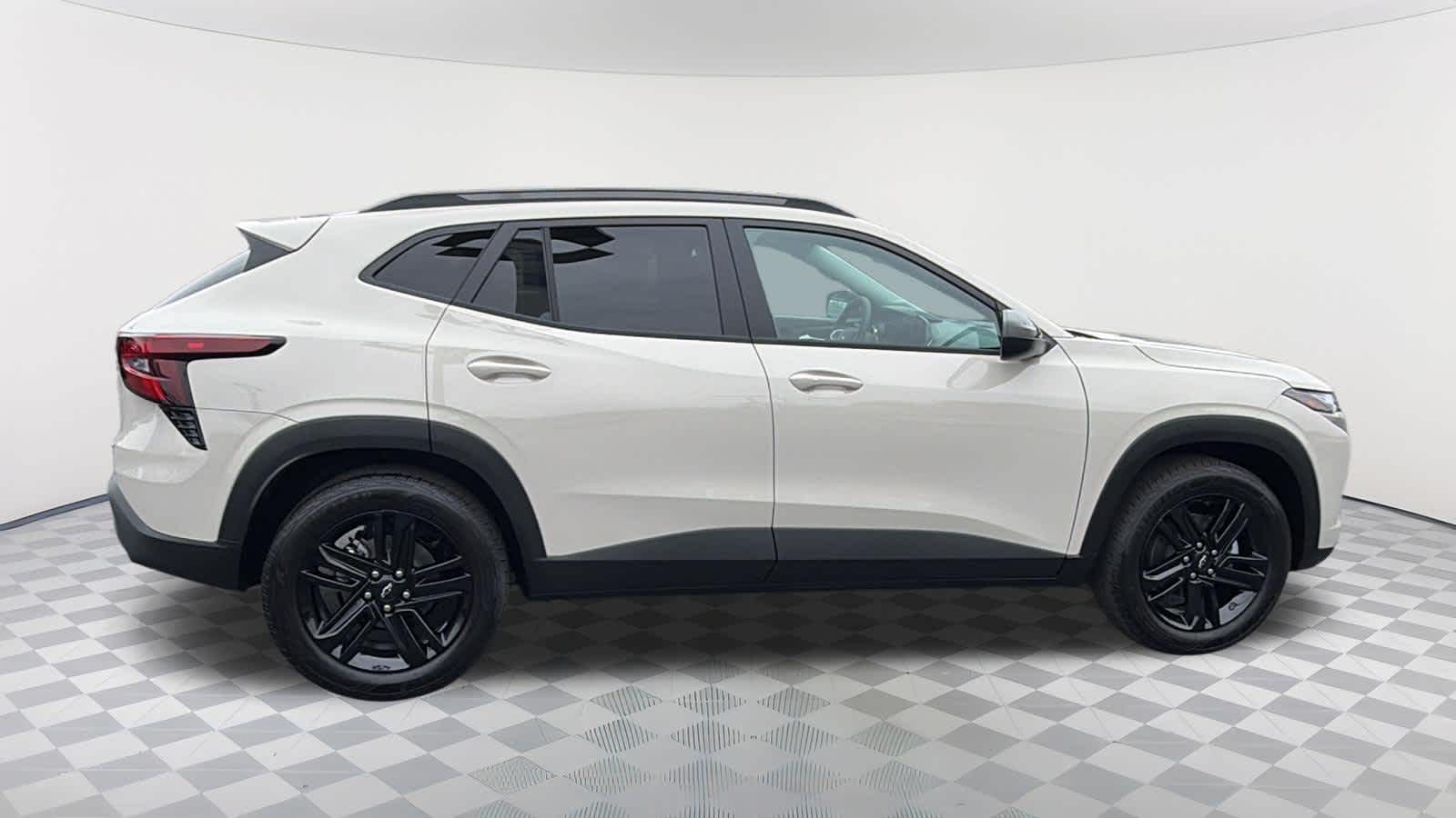 Thumbnail: 2026 Chevrolet Trax - 4