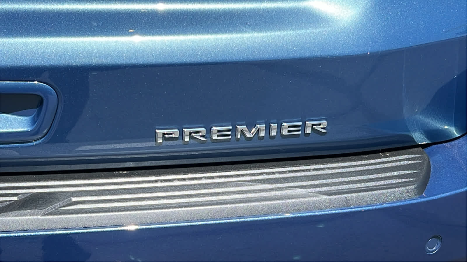 Thumbnail: 2025 Chevrolet Suburban - 28