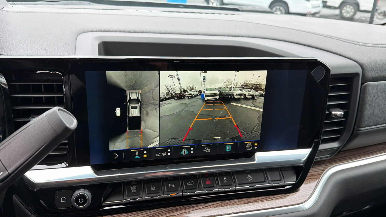 Thumbnail: 2026 Chevrolet Silverado 3500 - 16