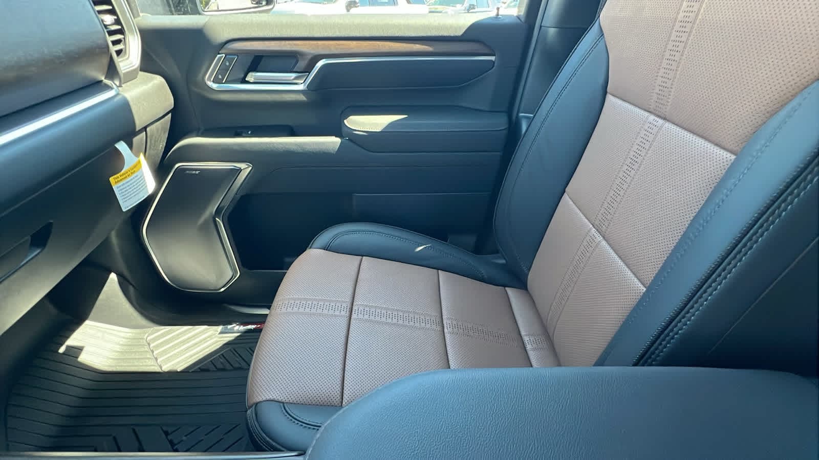 Thumbnail: 2025 Chevrolet Silverado 2500 - 12